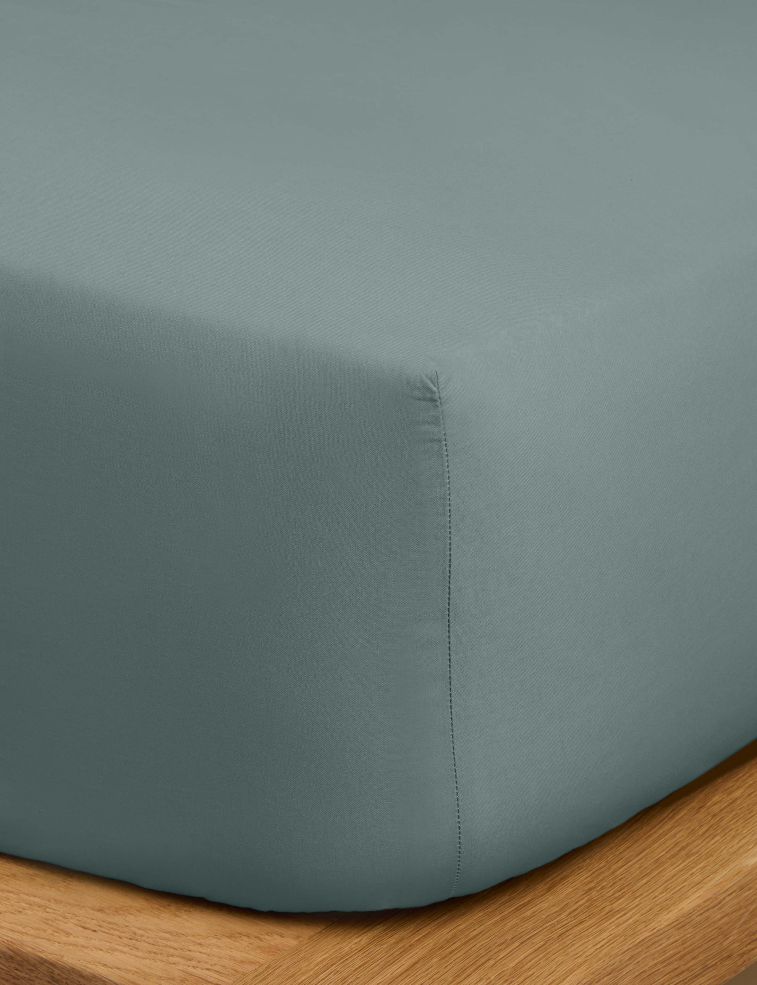 Washed Cotton Extra Deep Fitted Sheet 1 of 2