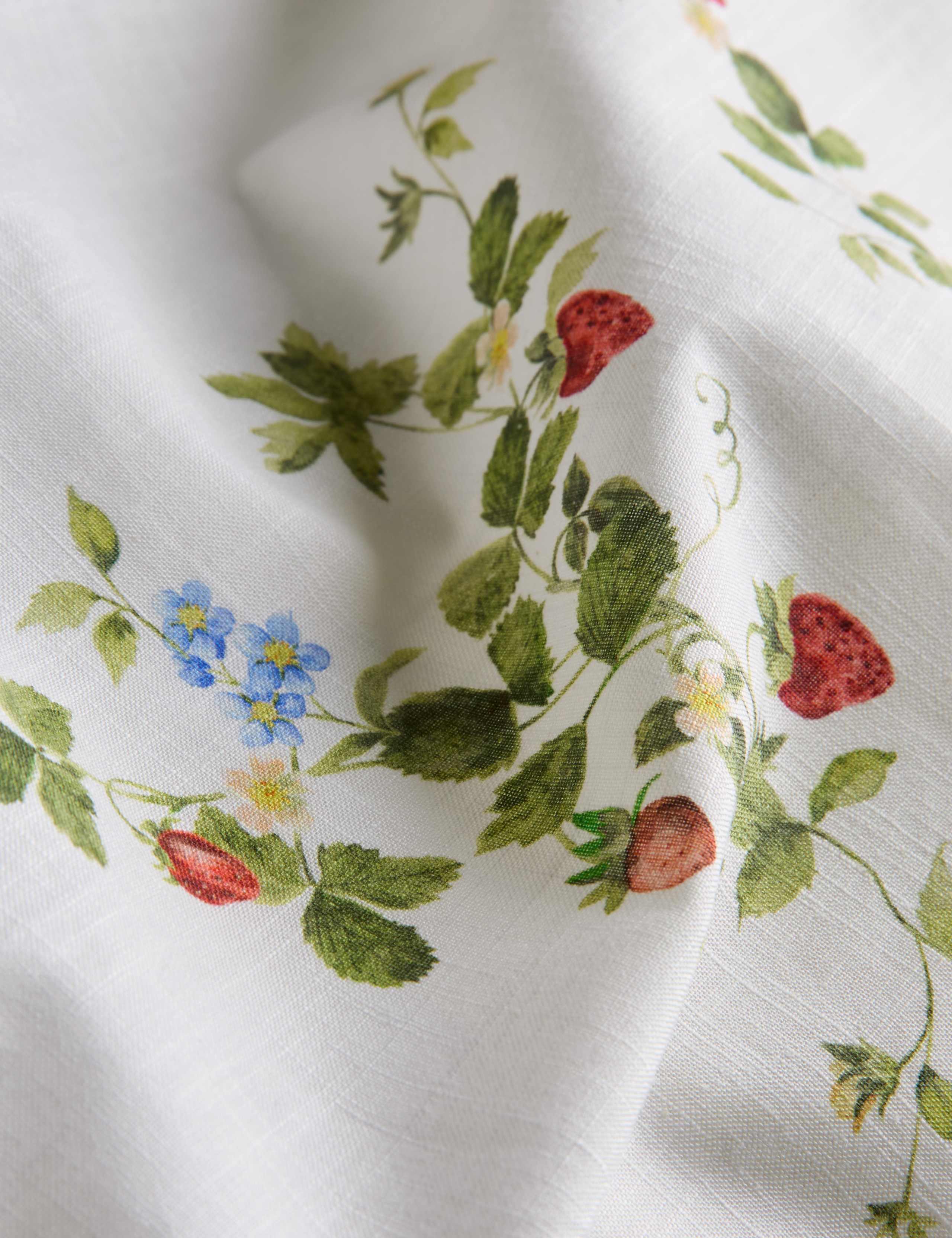Pure Cotton Strawberry Field Bedding Set 4 of 5