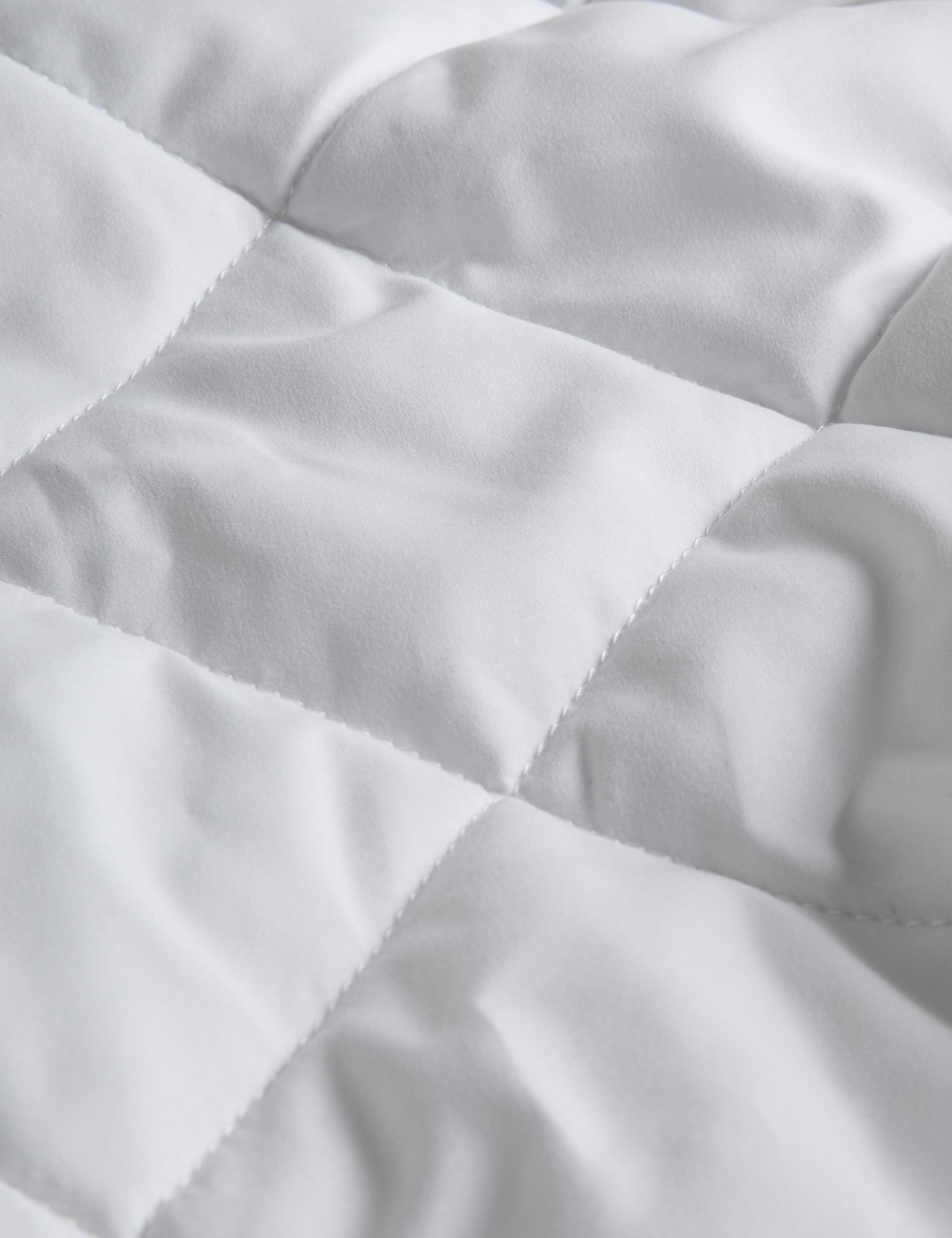 Advanced Allergy Protection Mattress Protector 3 of 4