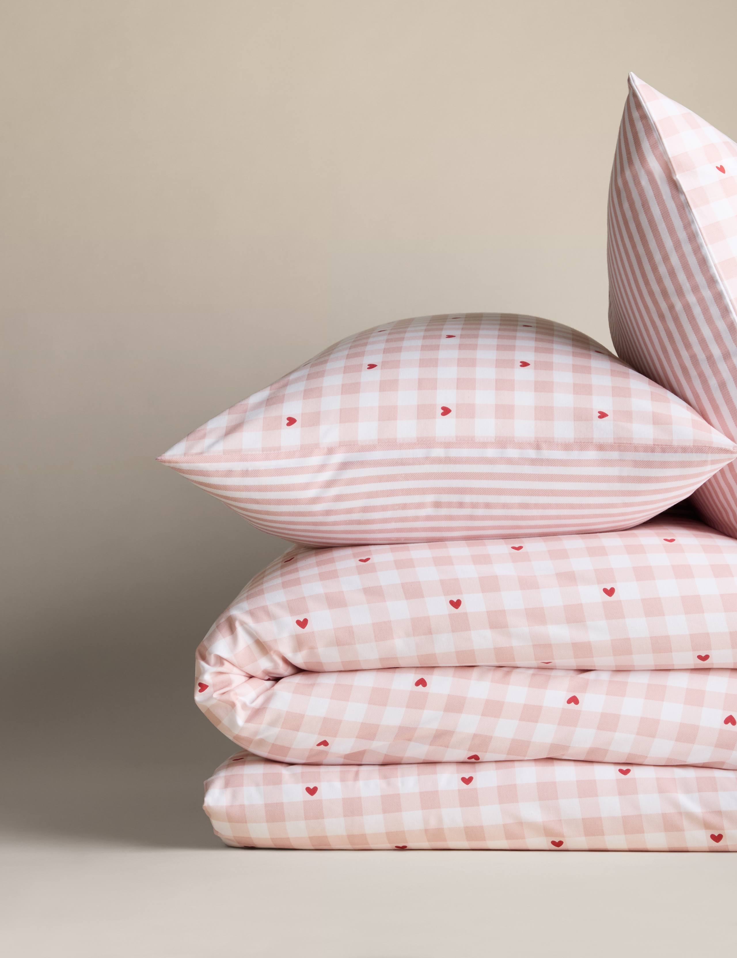 Cotton Blend Gingham Heart Bedding Set 2 of 7