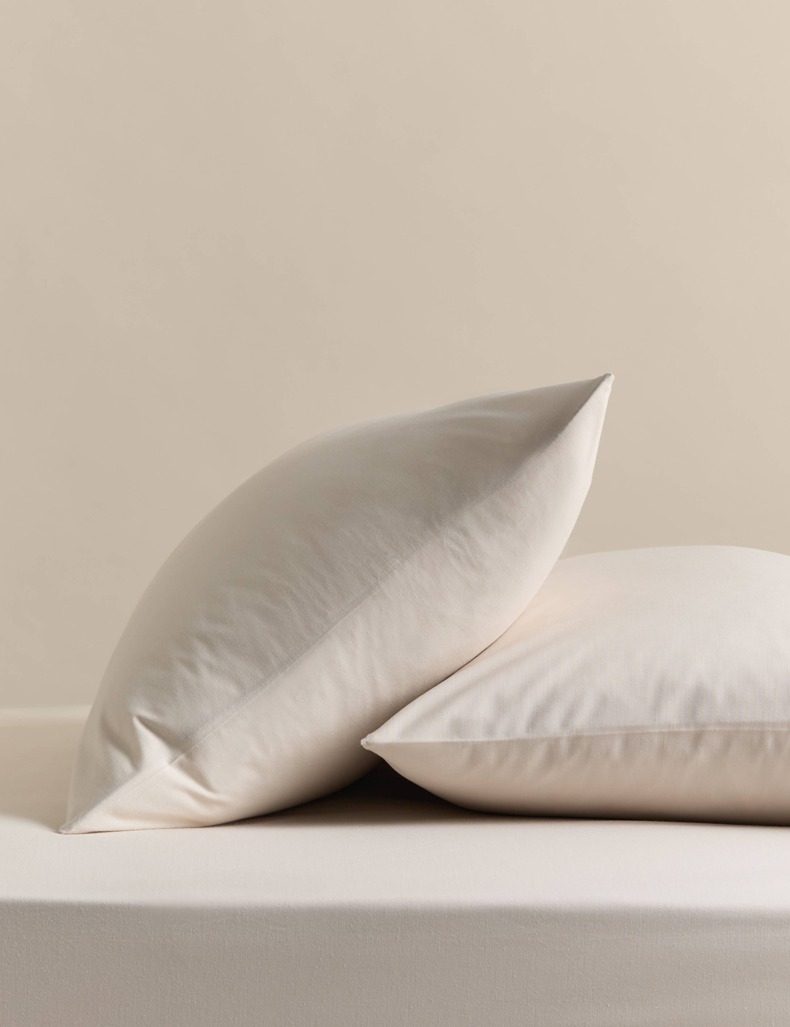 2 Pack Cotton Blend Non Iron Pillowcases 1 of 2