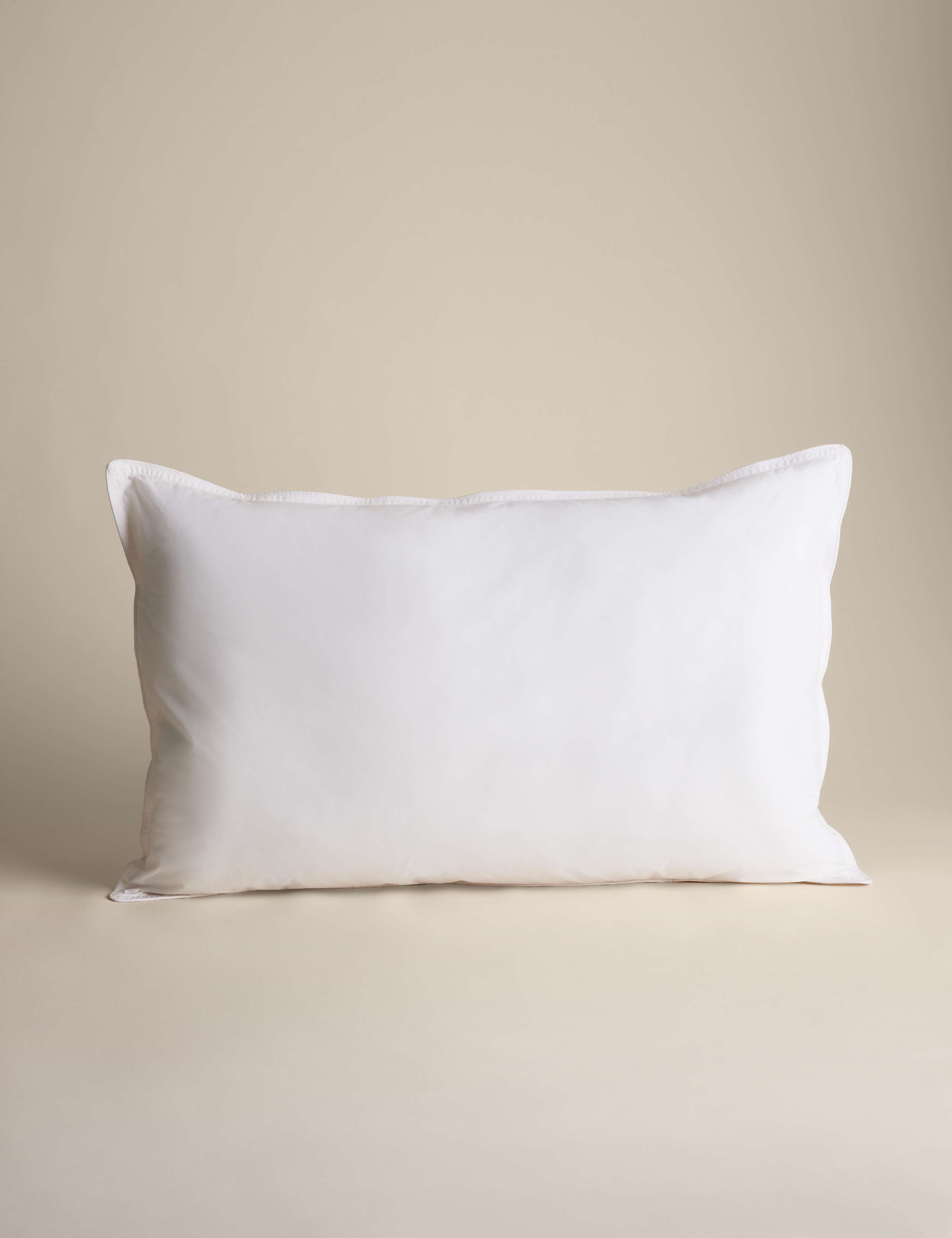 2 Pack Ultimate Comfort Soft Pillows 2 of 3