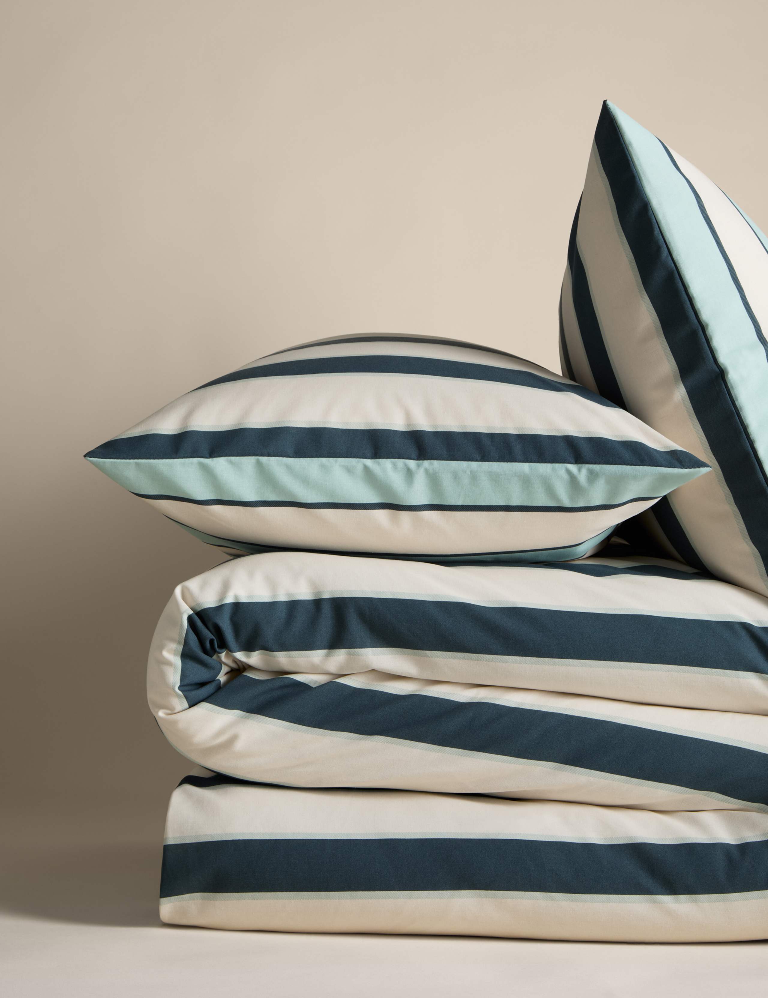 Cotton Blend Retro Striped Bedding Set 2 of 5