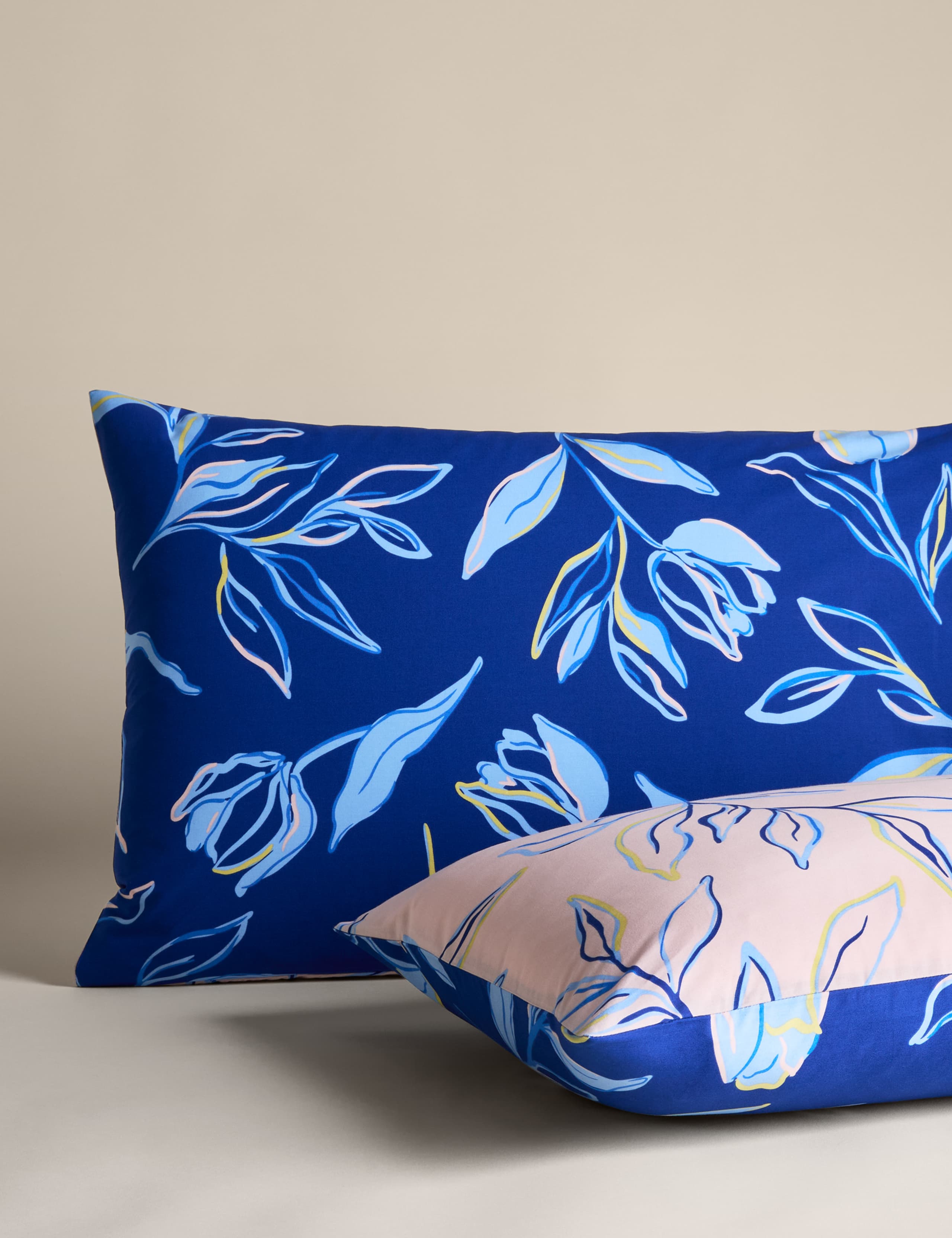 Cotton Rich Illustrated Floral Bedding Set 3 of 5