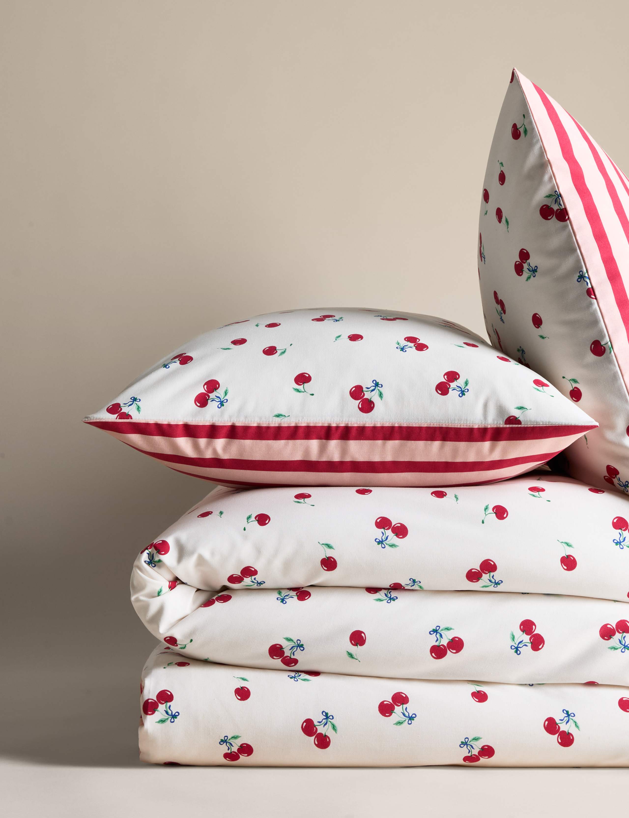 Cotton Blend Cherry Print Bedding Set 2 of 5