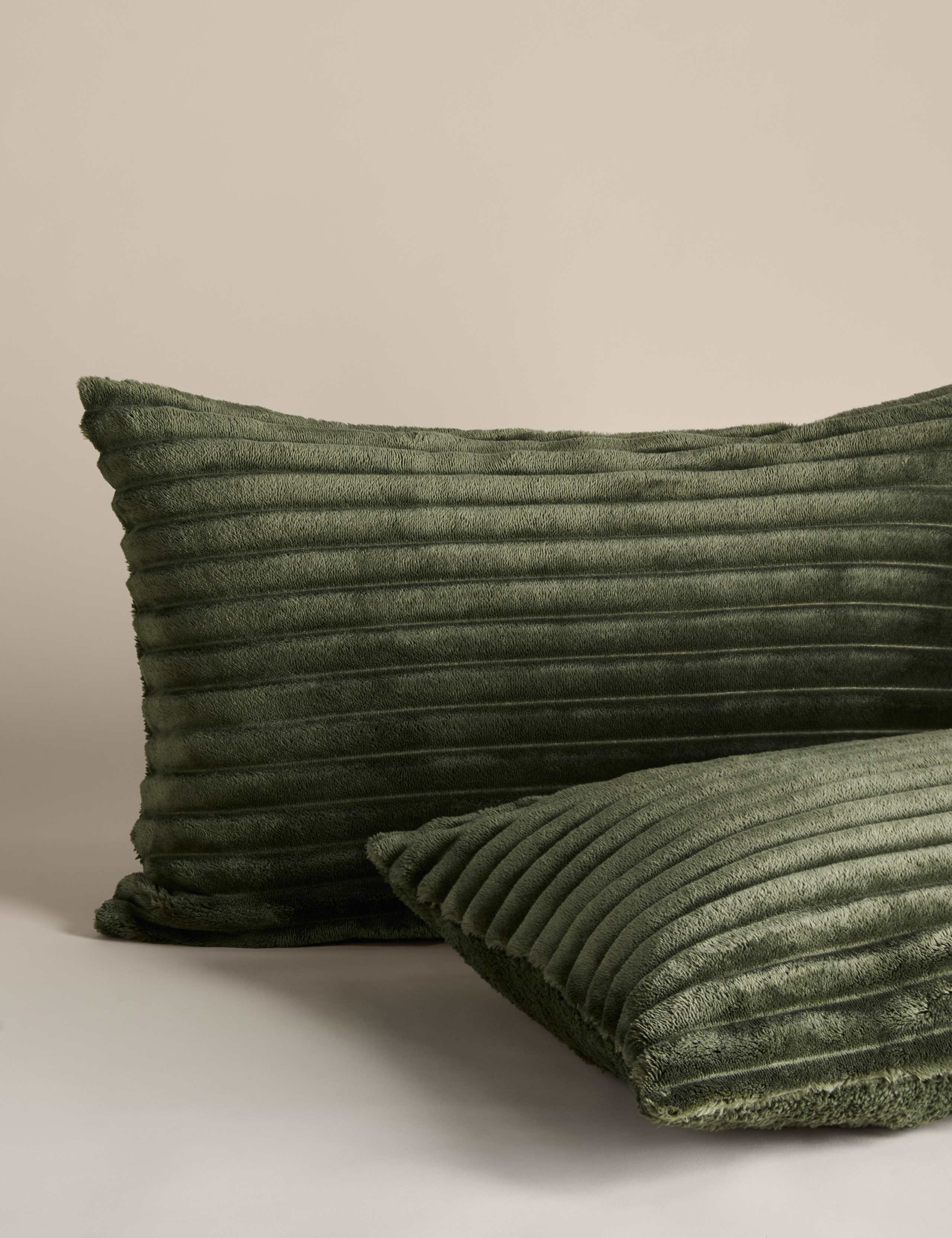 Cloud Fleece Striped Bedding Set 3 of 5