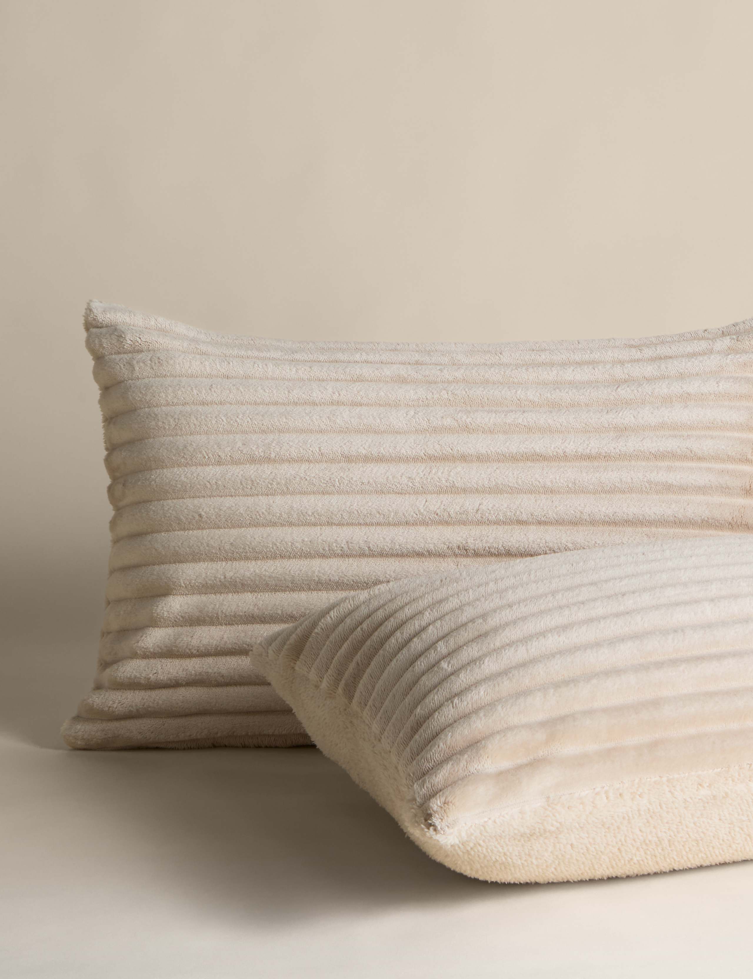 Cloud Fleece Striped Bedding Set 3 of 5