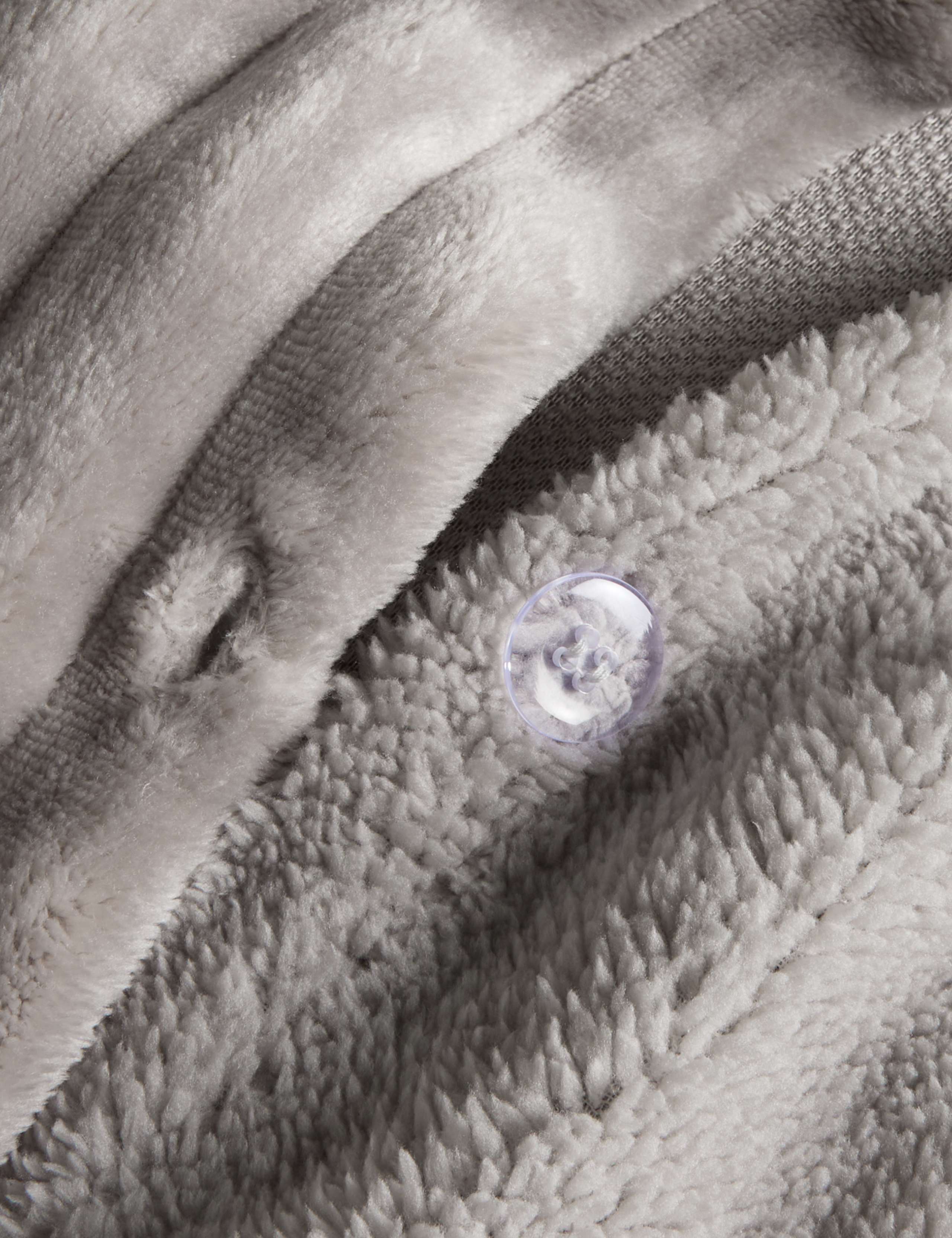 Cloud Fleece Striped Bedding Set 5 of 6