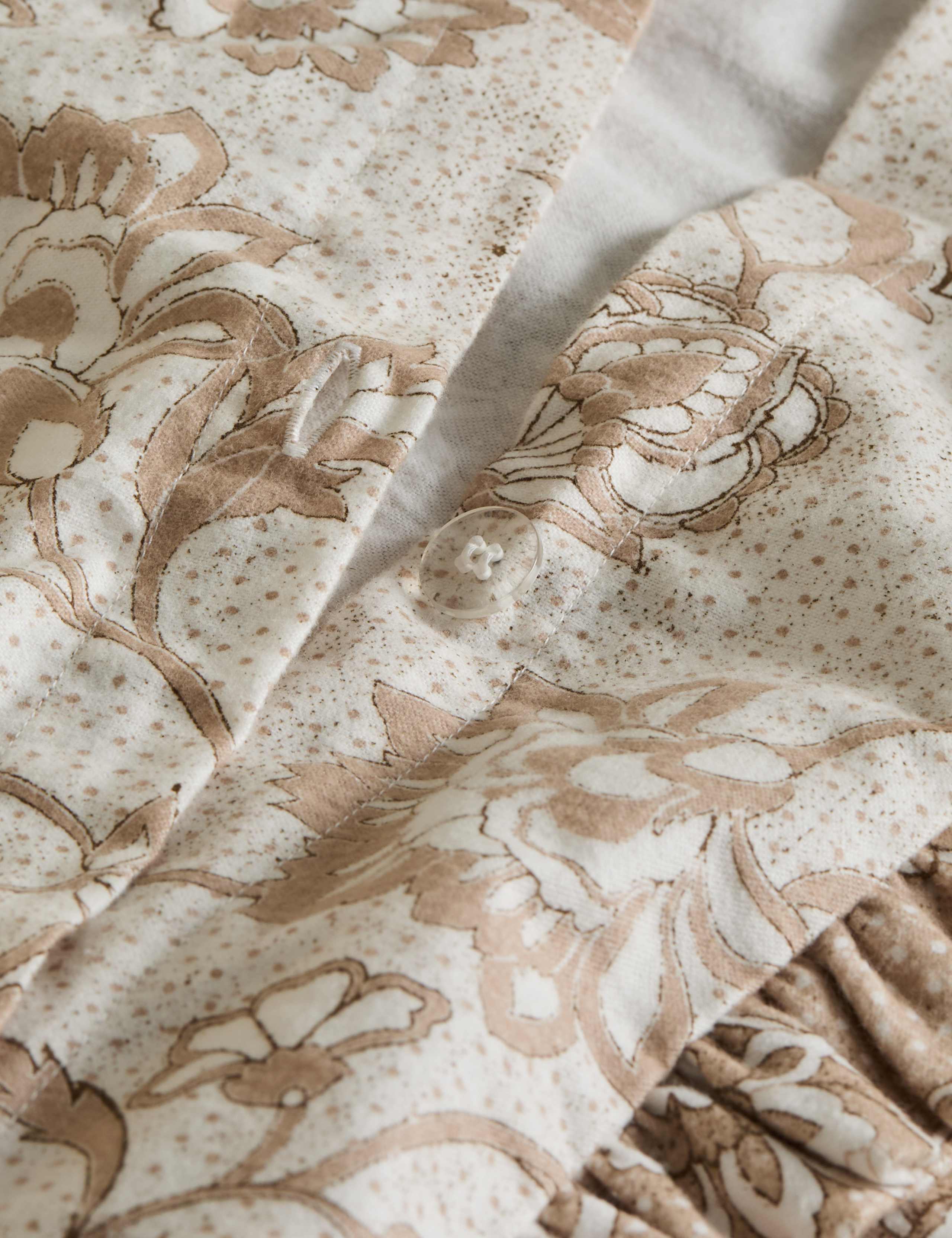 Brushed Cotton Printed Ruffle Edge Bedding Set 5 of 5
