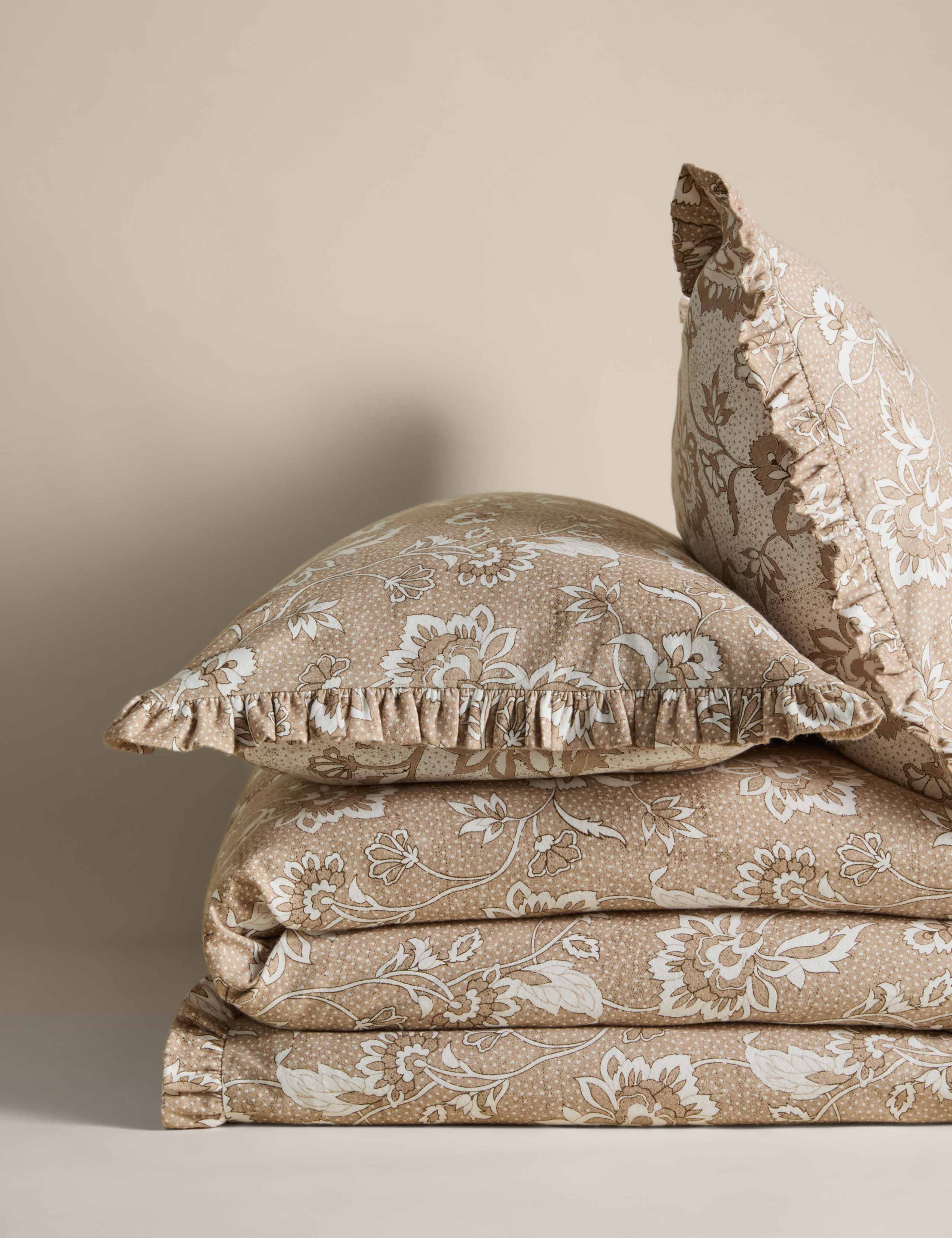 Brushed Cotton Printed Ruffle Edge Bedding Set 2 of 5