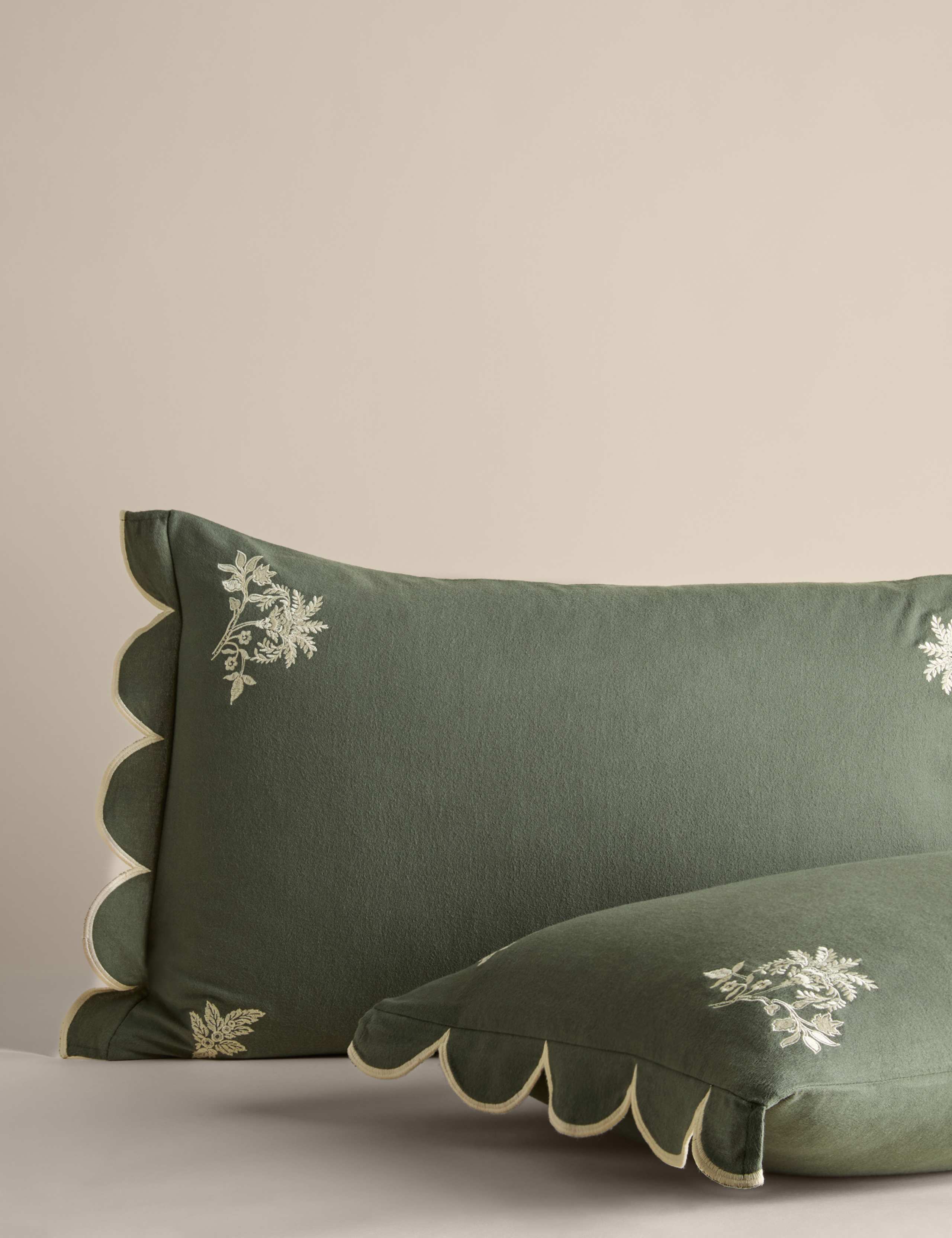Pure Brushed Cotton Scallop Bedding Set 3 of 5