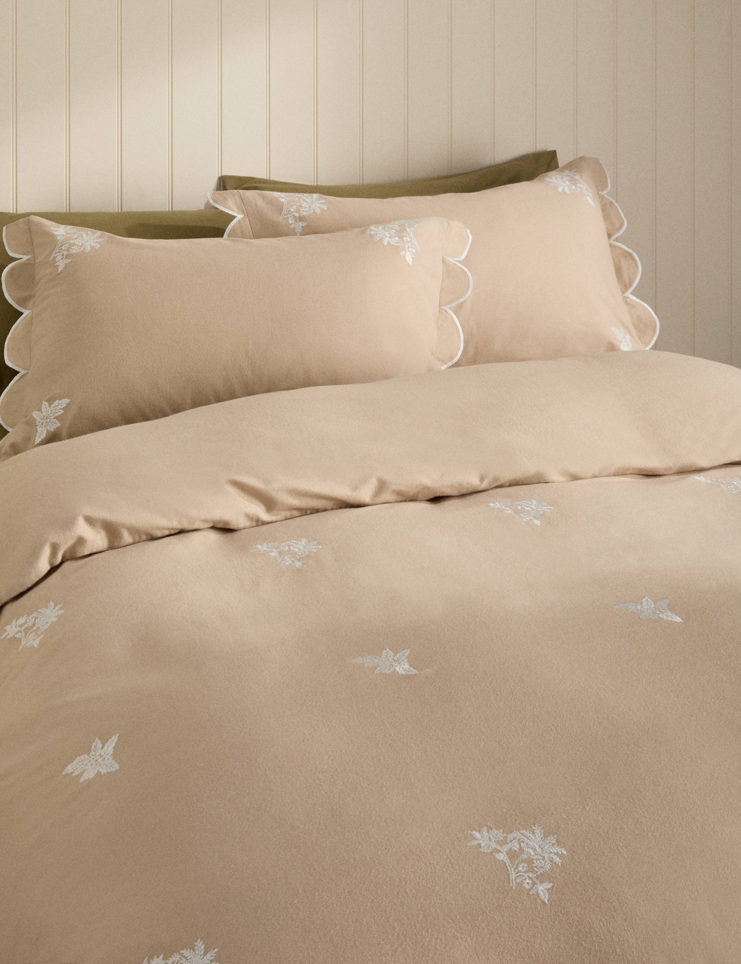 Pure Brushed Cotton Floral Embroidered Scallop Bedding Set 1 of 2