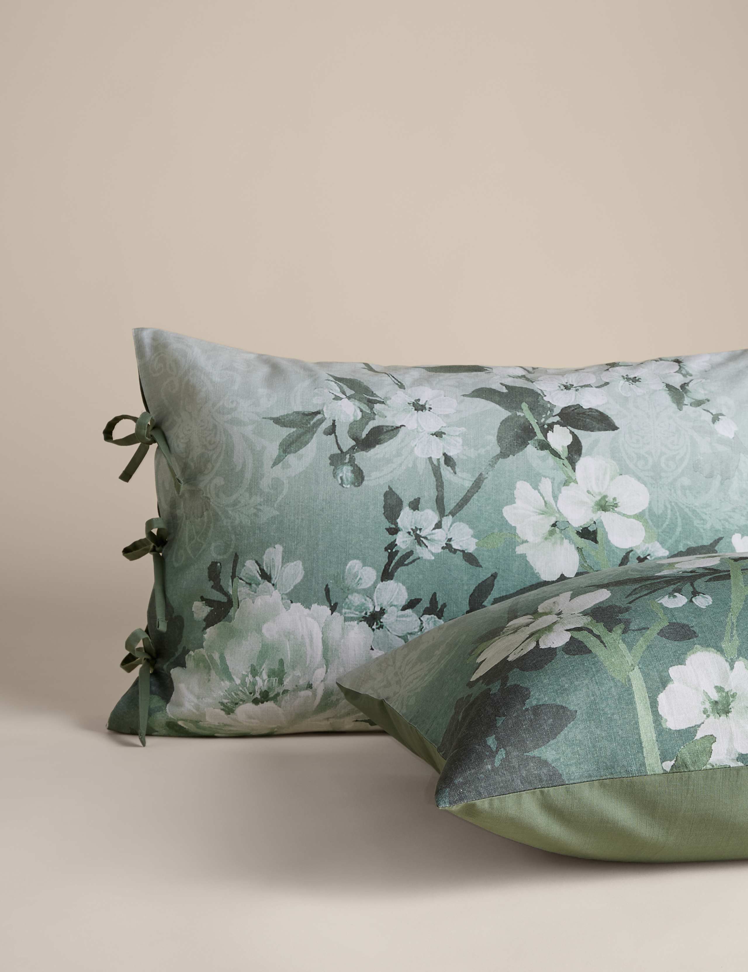Pure Cotton Liliane Bloom Bedding Set 3 of 5