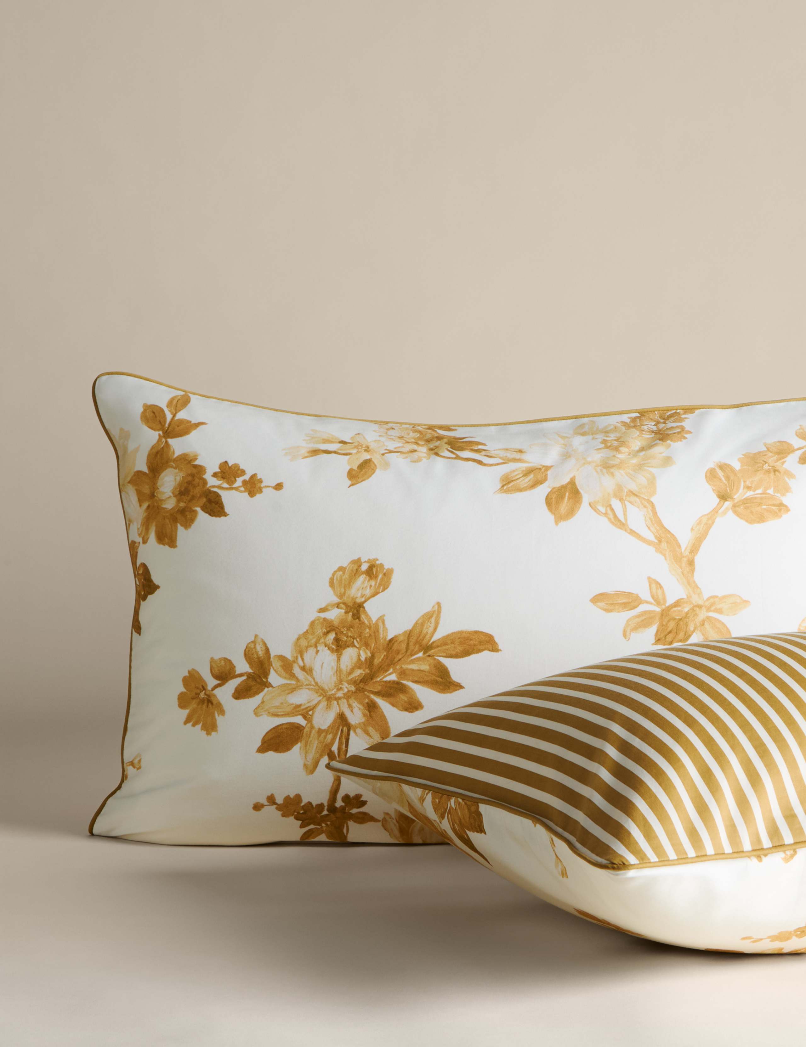 Sateen Isaline Bedding Set 3 of 5