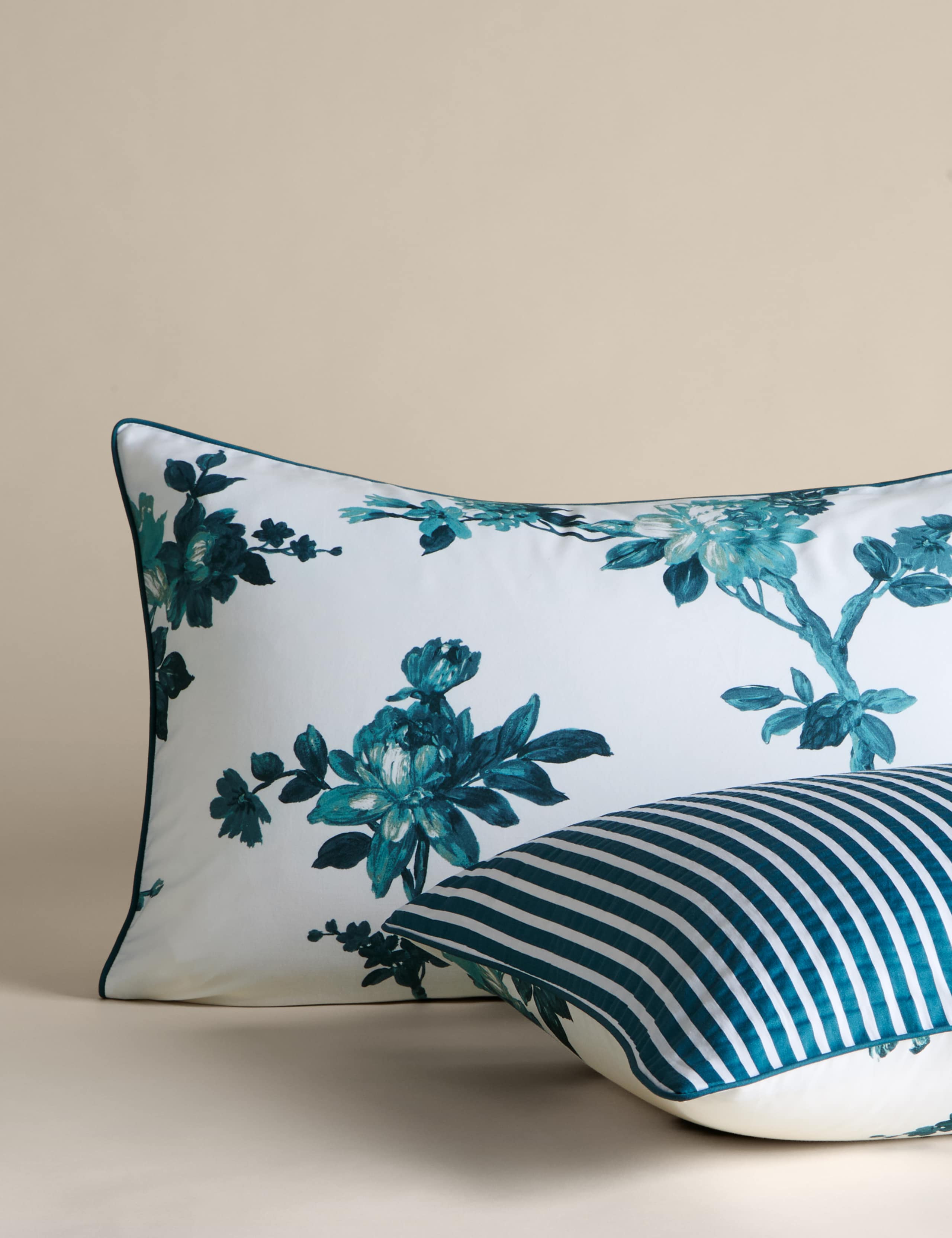 Sateen Isaline Bedding Set 3 of 5