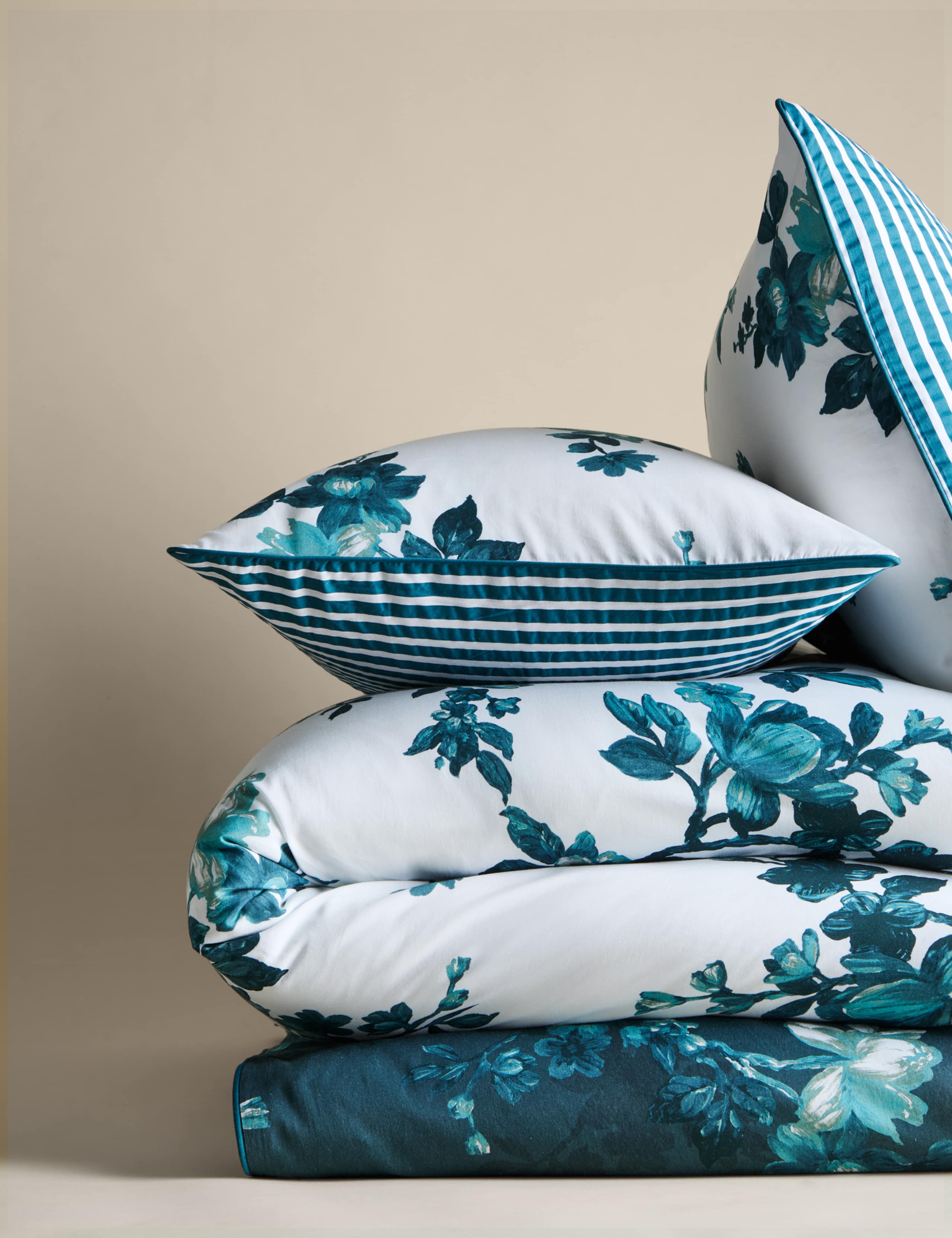 Sateen Isaline Bedding Set 2 of 5