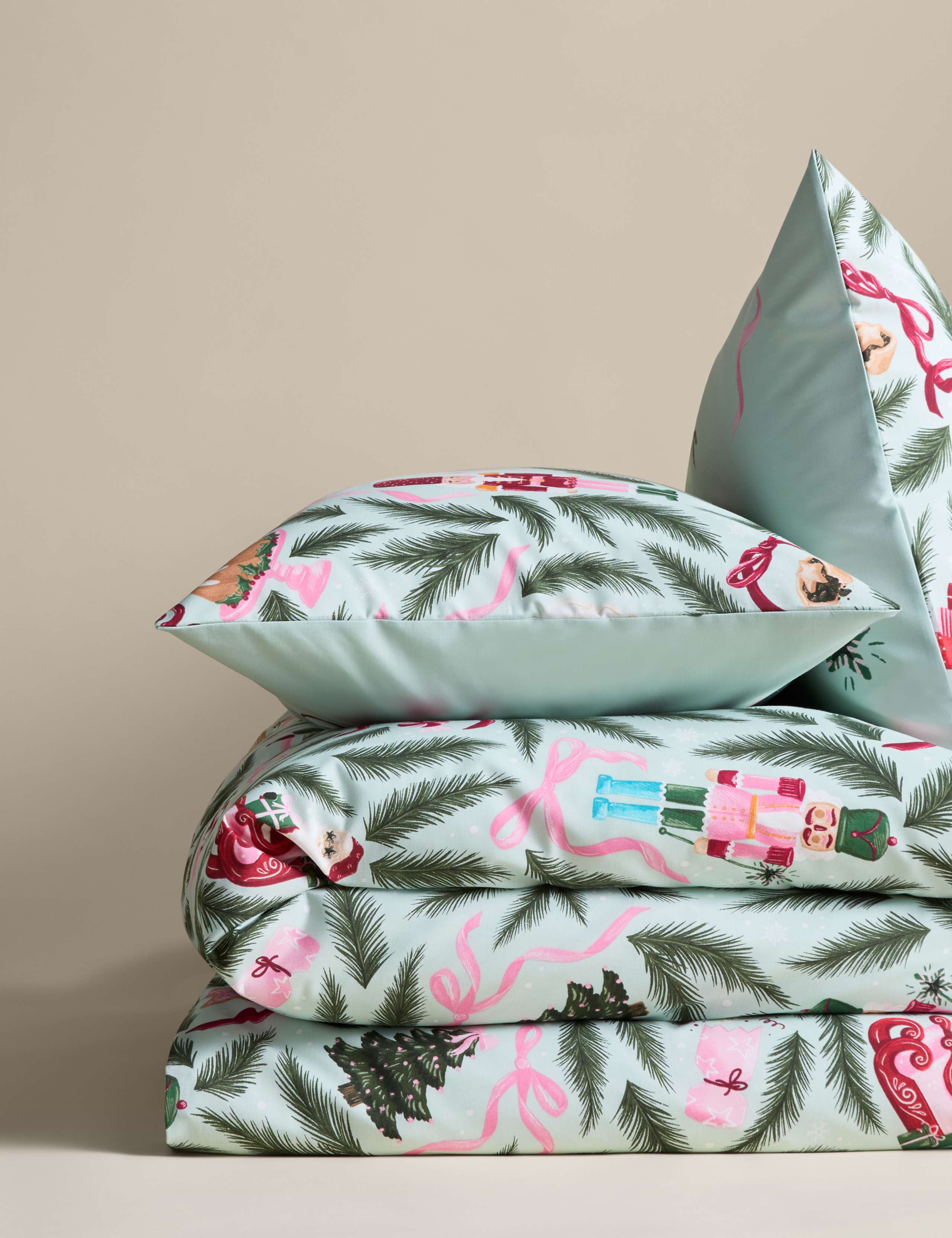 Cotton Blend Reversible Nutcracker Bedding Set 2 of 6