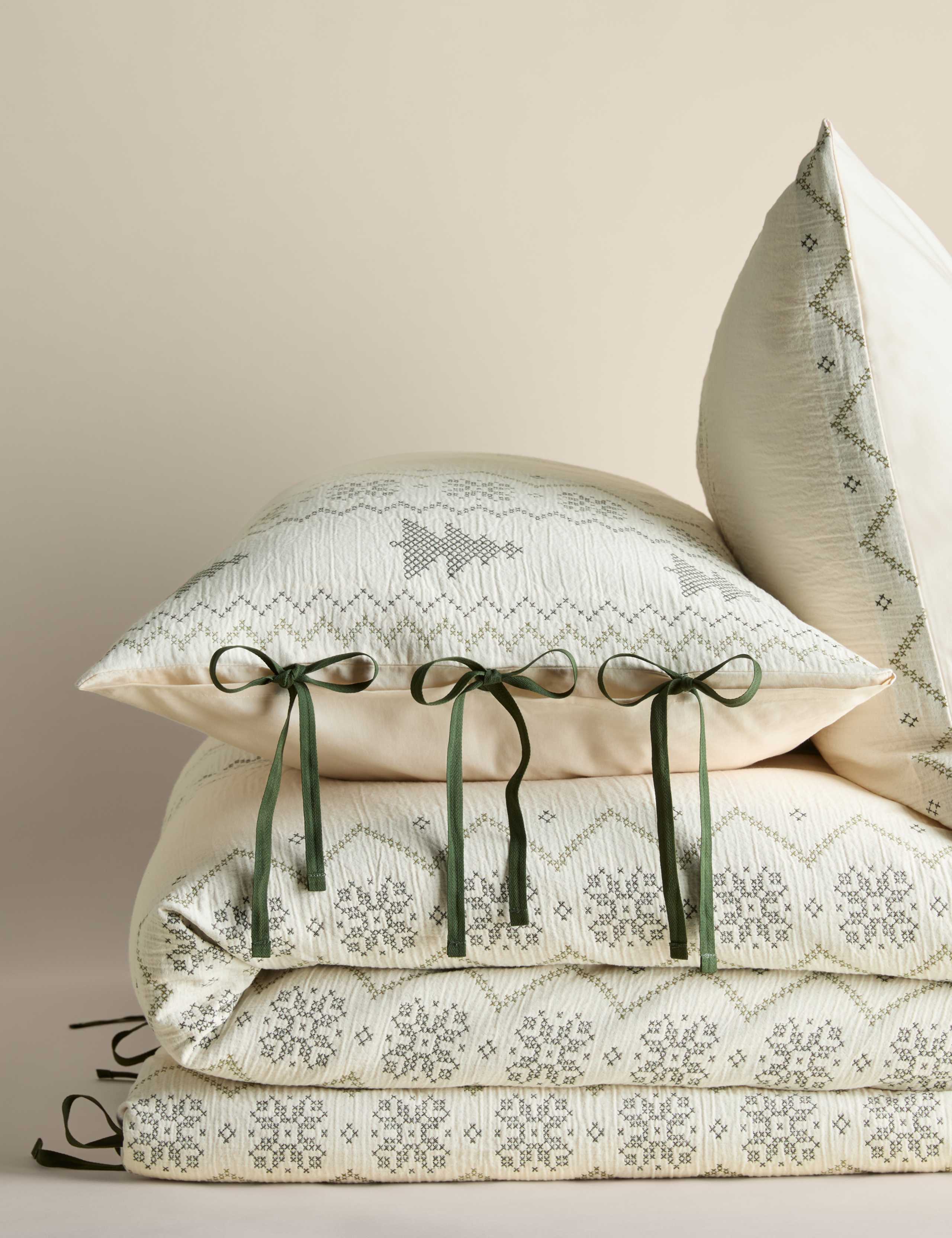 Pure Cotton Christmas Tree Bedding Set 2 of 5