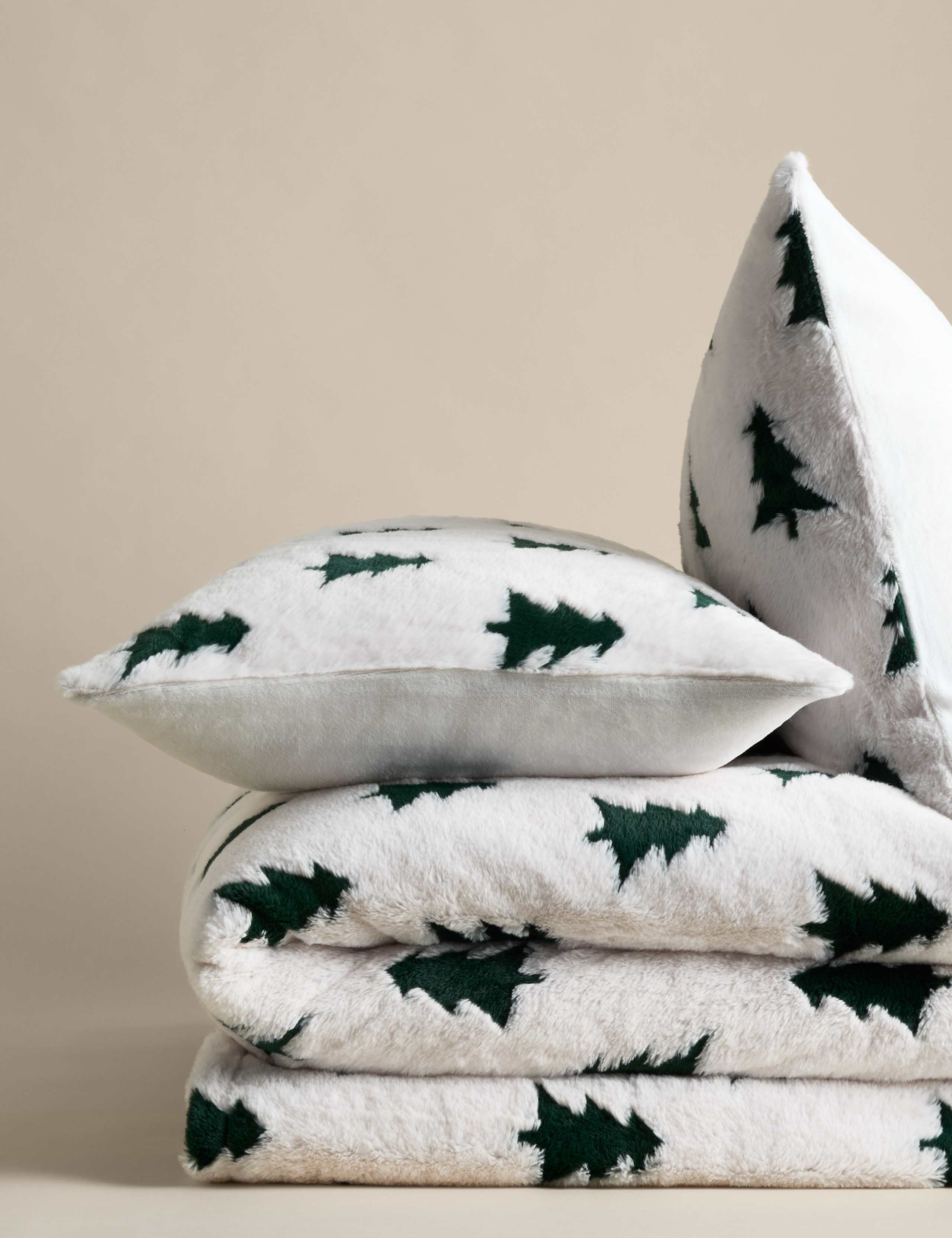 Carved Fleece Tree Bedding Set 2 of 6