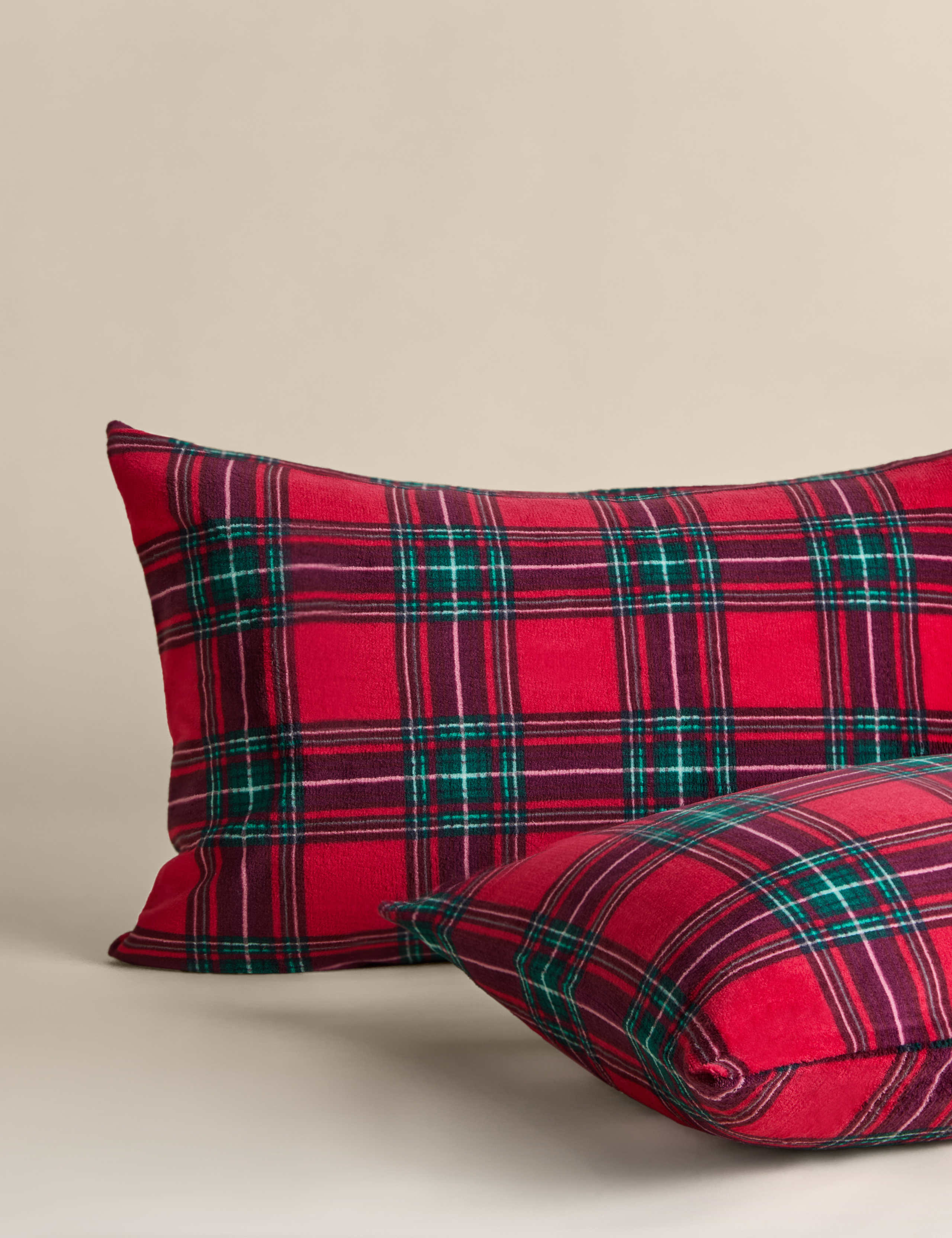 Fleece Red Checked Bedding Set 2 of 4