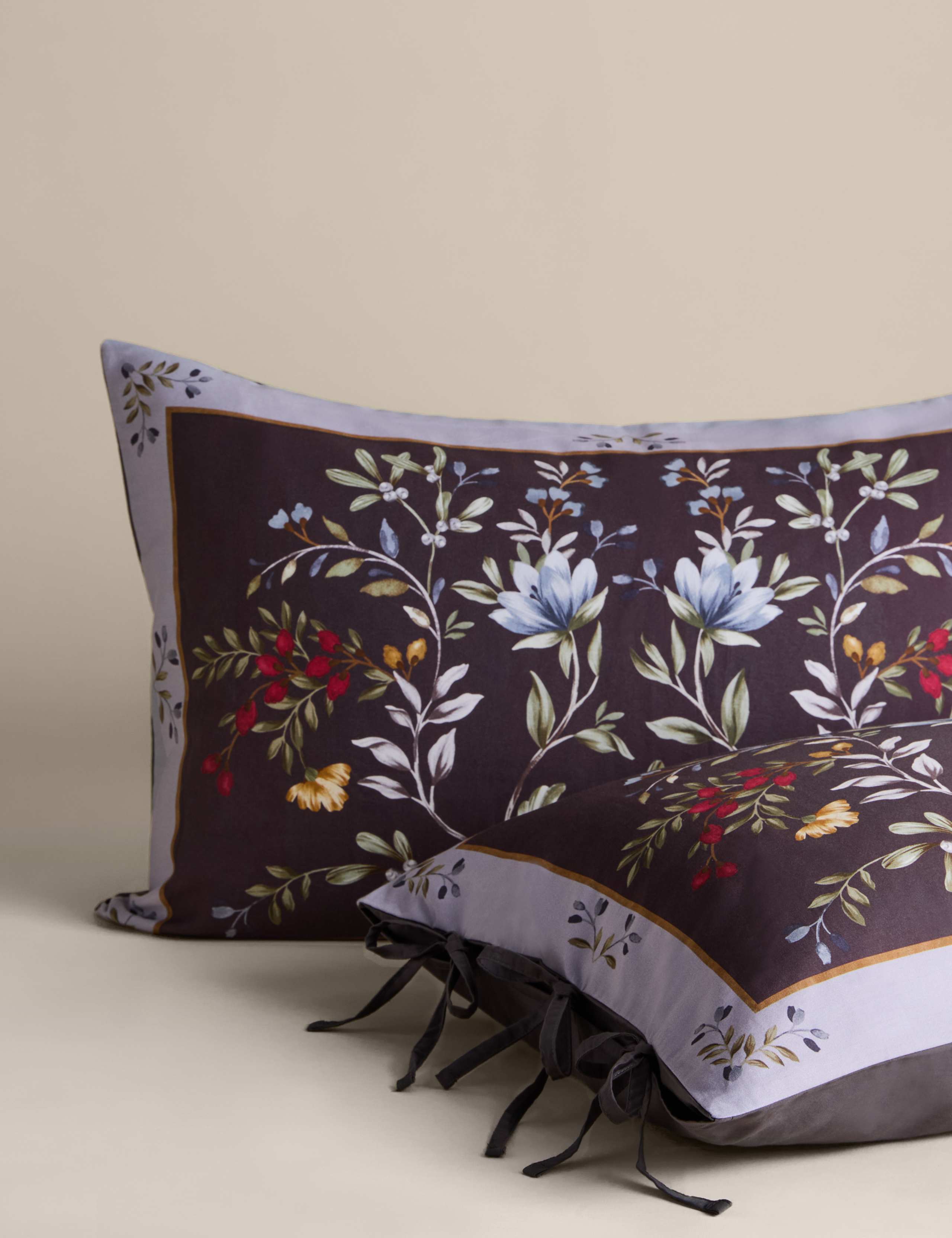 Sateen Winter Berry Print Bedding Set 2 of 4