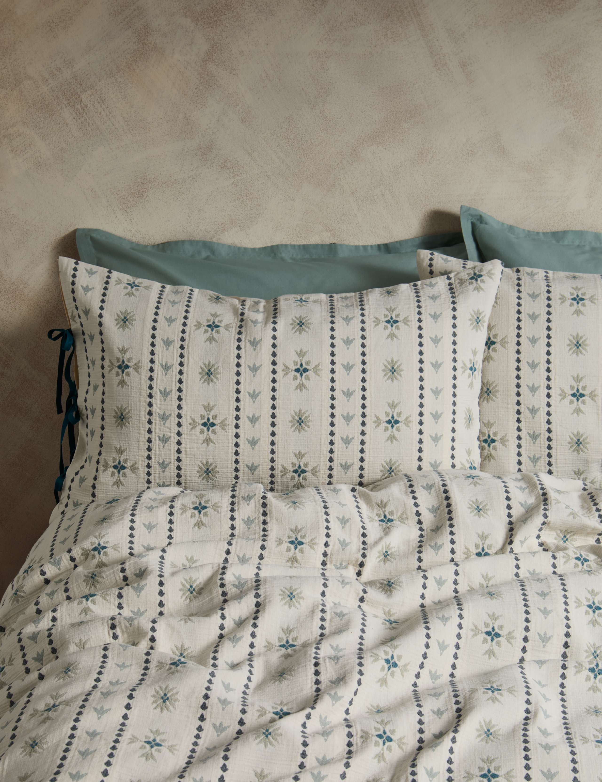 Pure Cotton Gauze Tile Jacquard Bedding Set 1 of 5