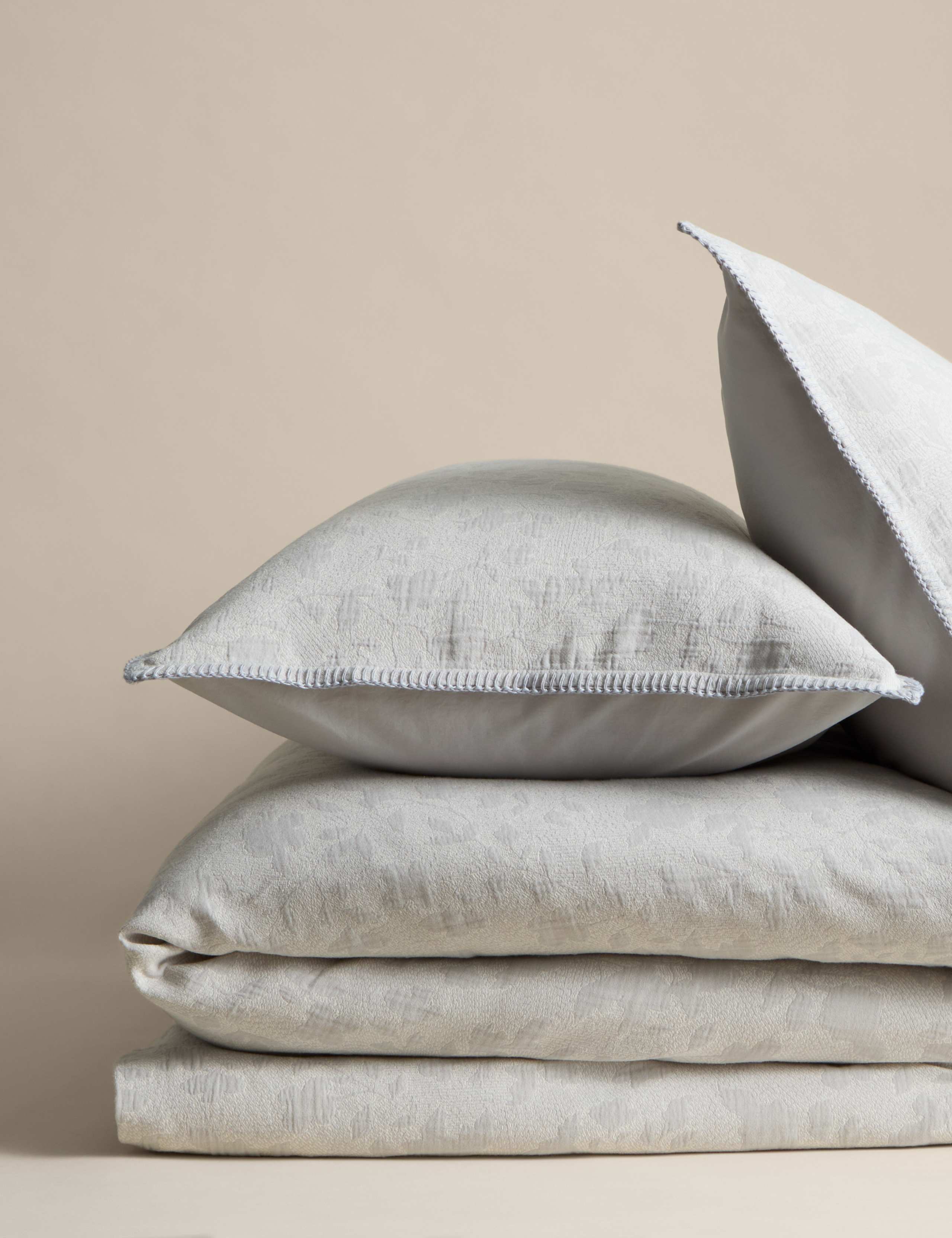 Pure Cotton Woodblock Floral Jacquard Bedding Set 2 of 5