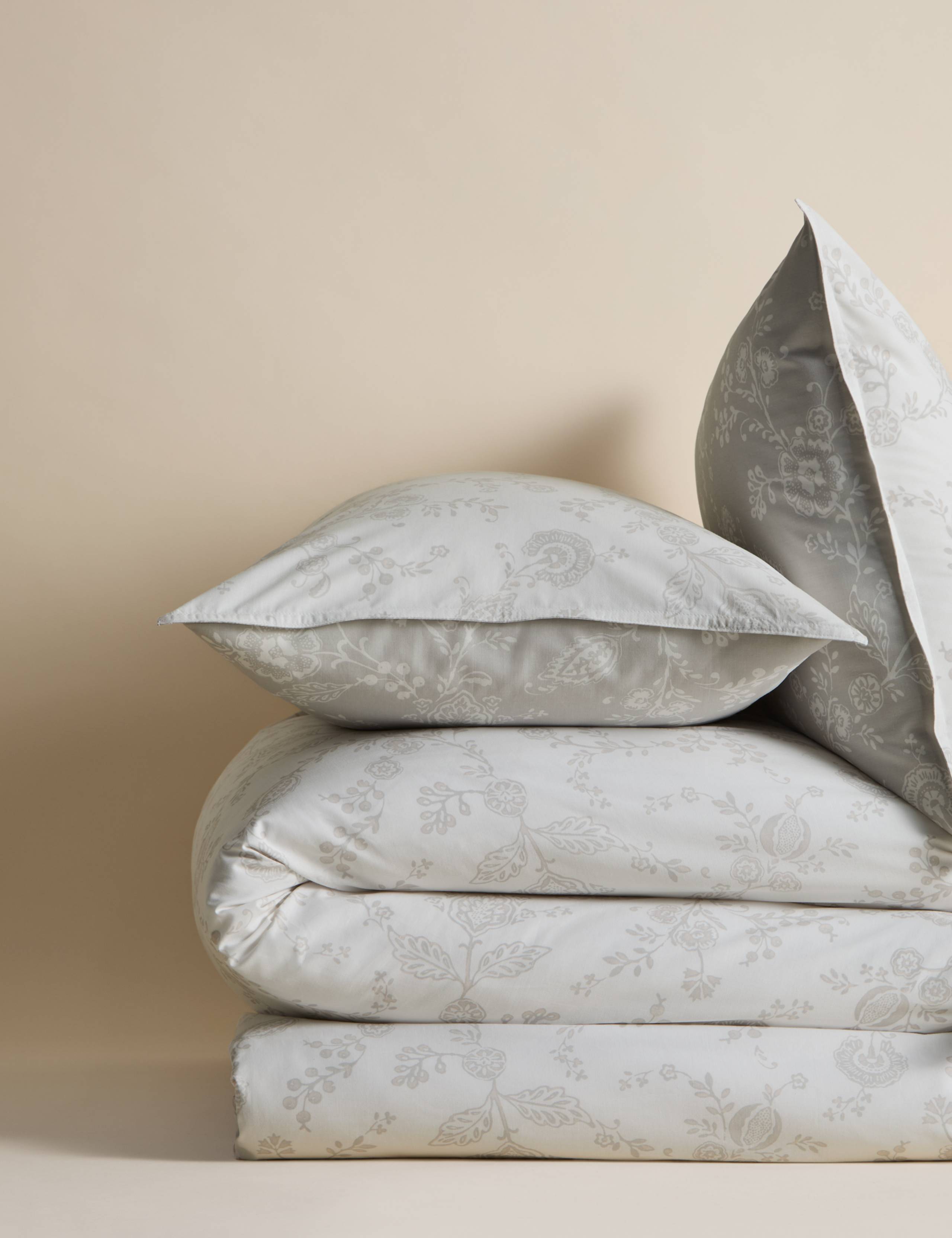 Cotton Rich Trailing Floral Bedding Set 1 of 5