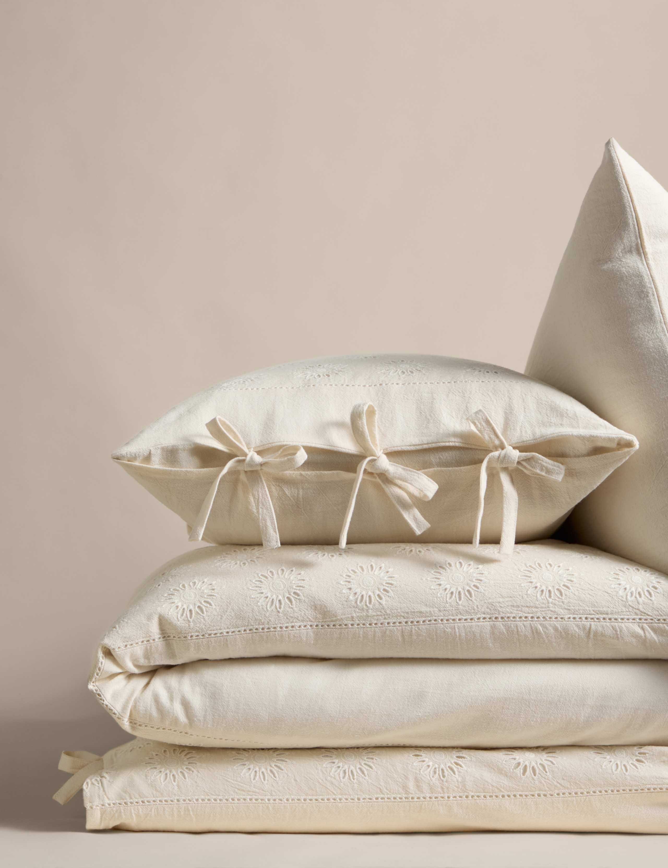 Linen Rich Schiffli Embroidered Bedding Set 2 of 5