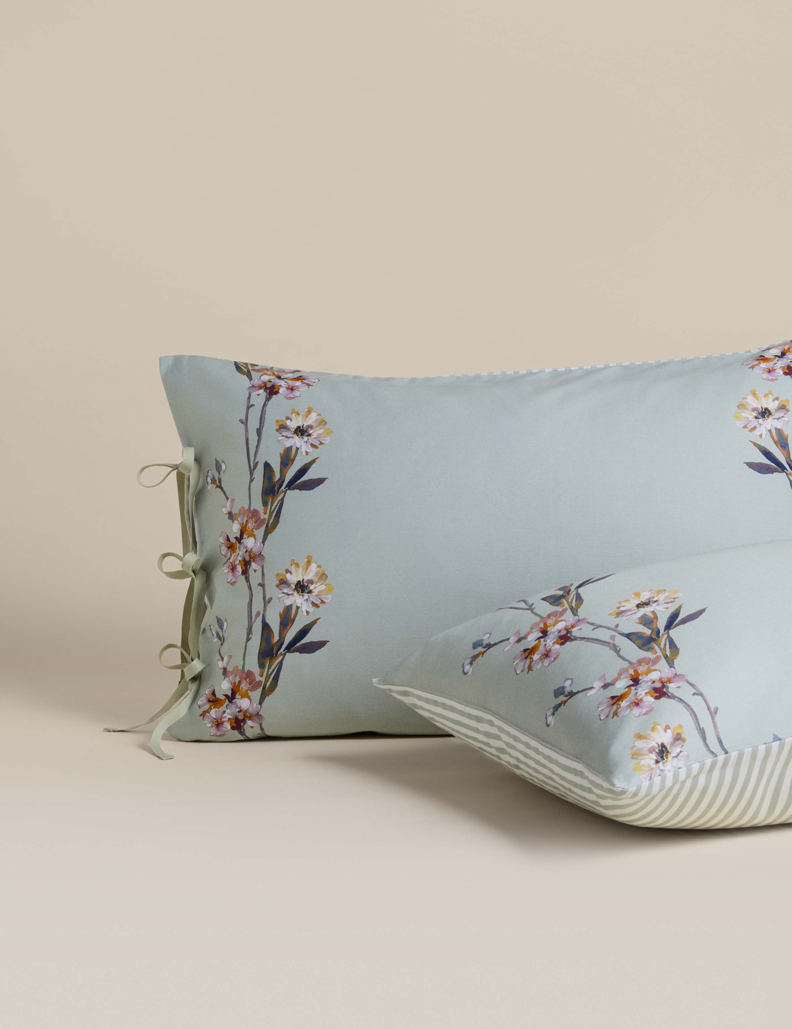 Pure Cotton Trailing Blooms Bedding Set 3 of 5