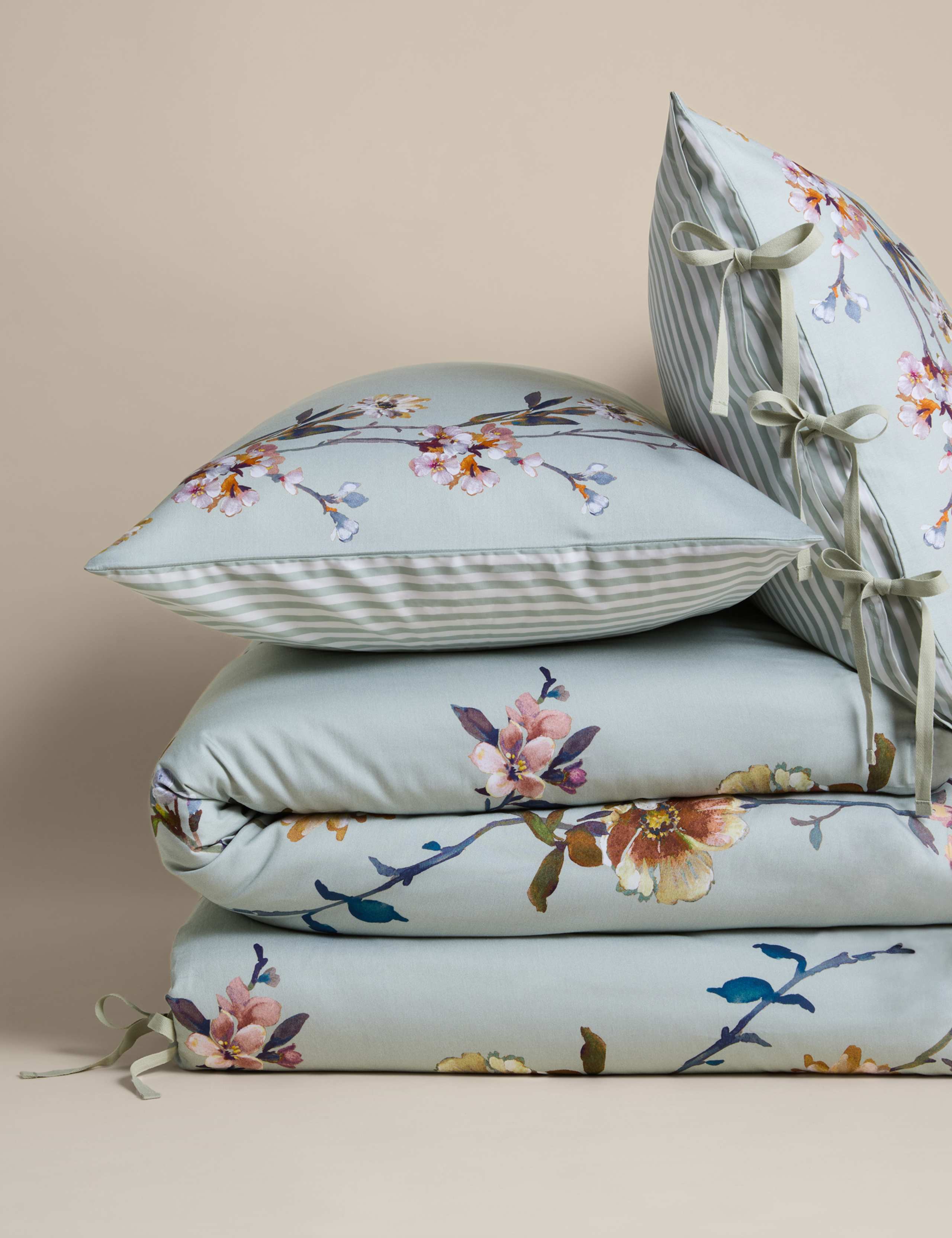 Pure Cotton Trailing Blooms Bedding Set 2 of 5