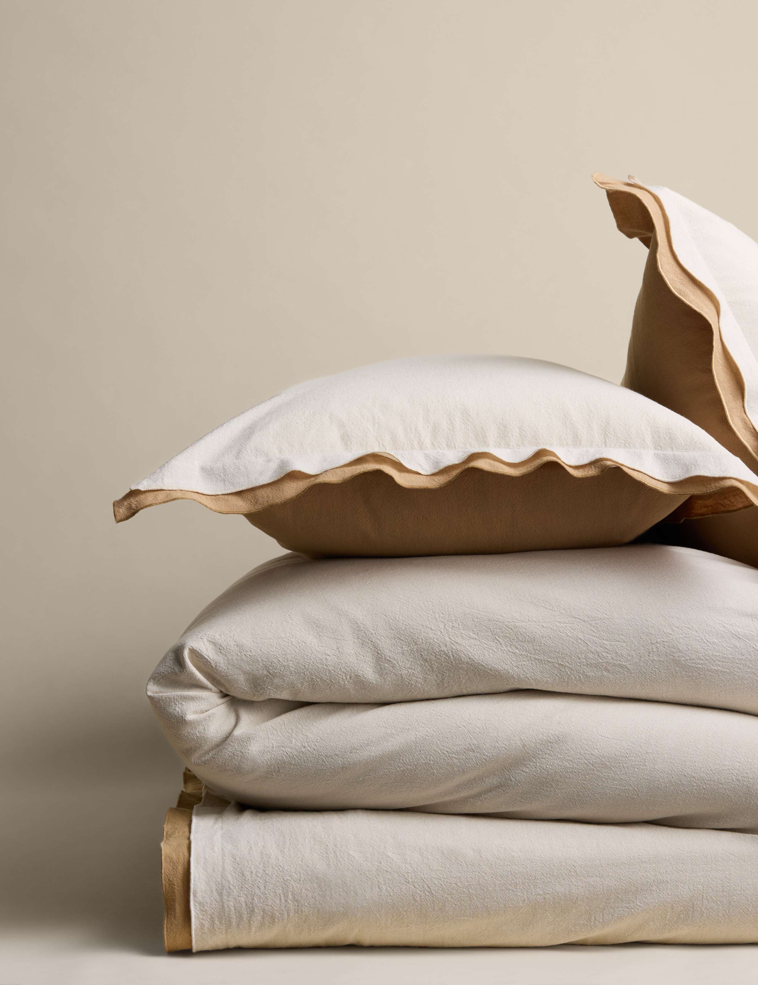 Pure Cotton Crepe Contrast Bedding Set 2 of 5