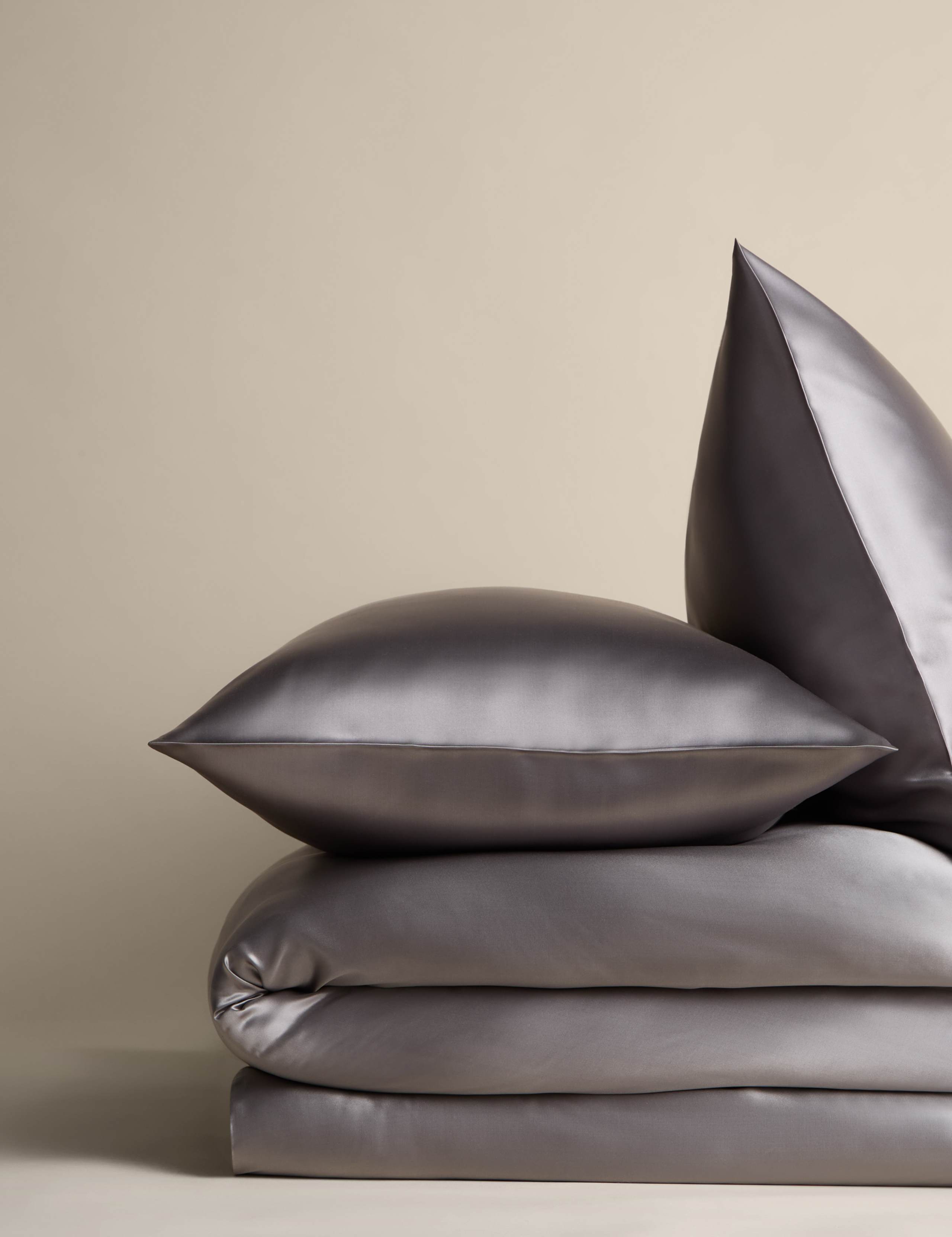 Silk Blend Bedding Set 1 of 4