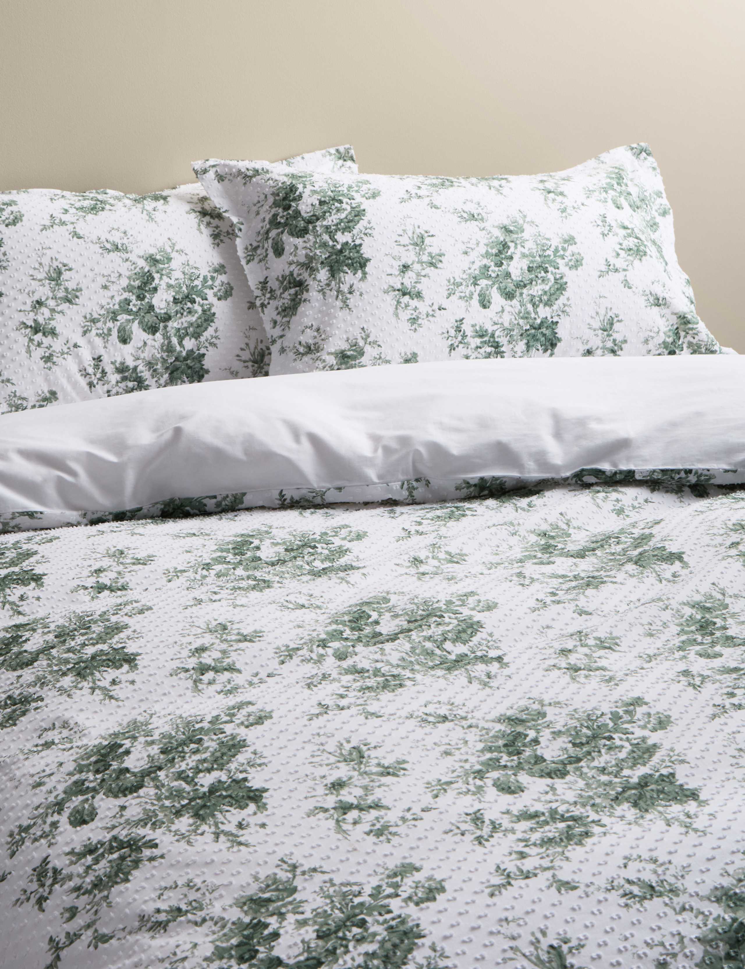 Pure Cotton Floral Dobby Bedding Set 1 of 5