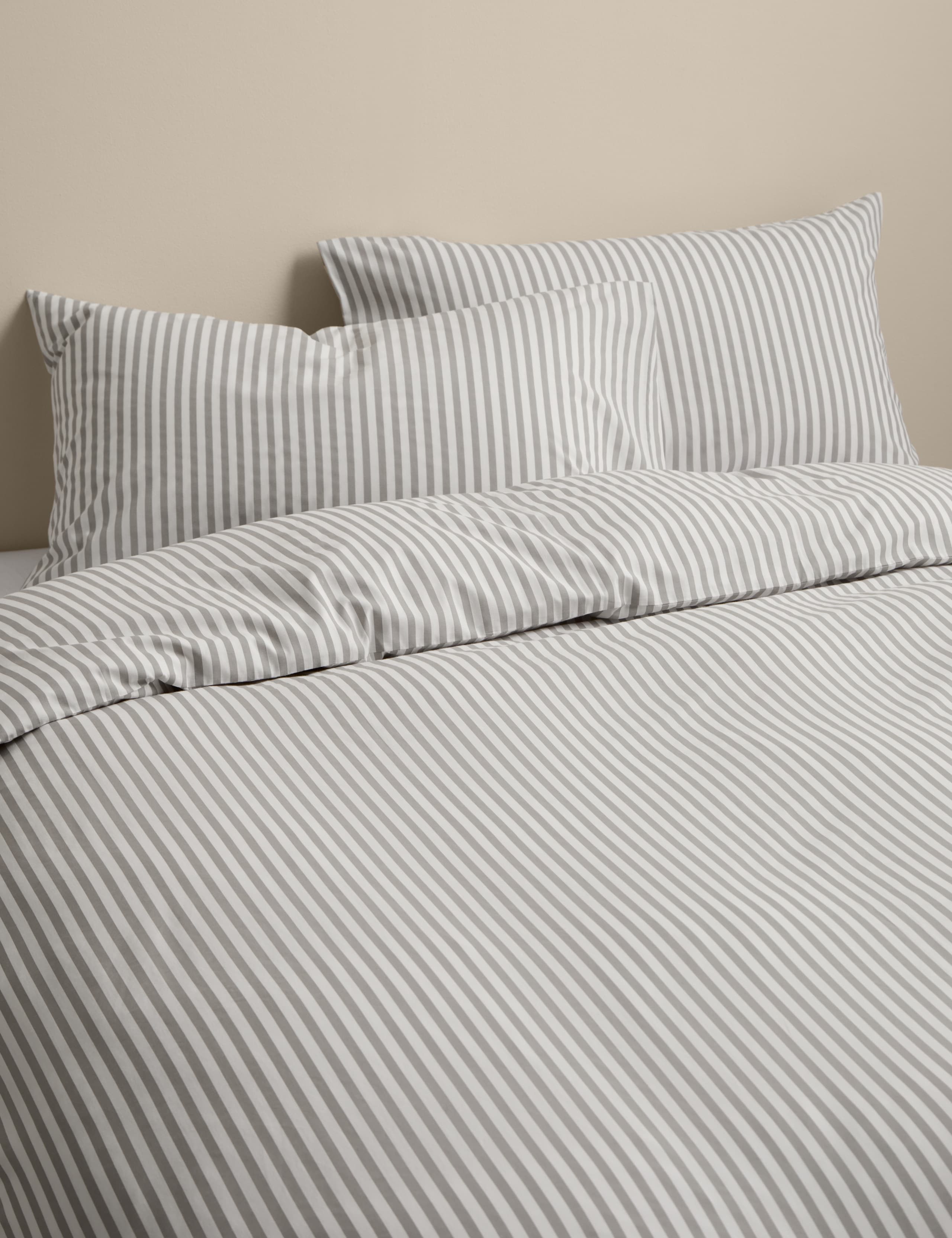 Cotton Blend Simple Stripe Bedding Set 1 of 5