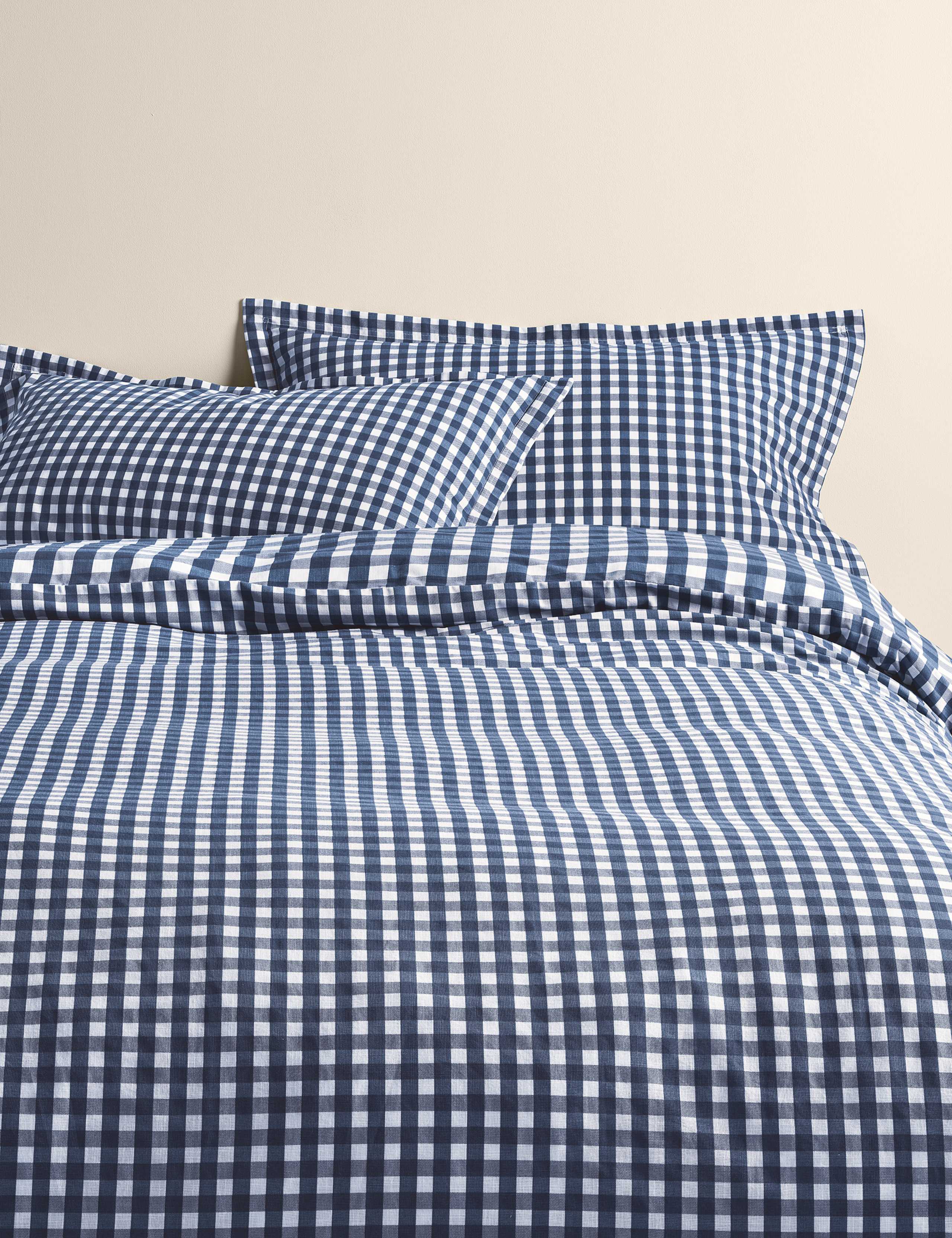 Pure Cotton Gingham Reversible Bedding Set 1 of 5