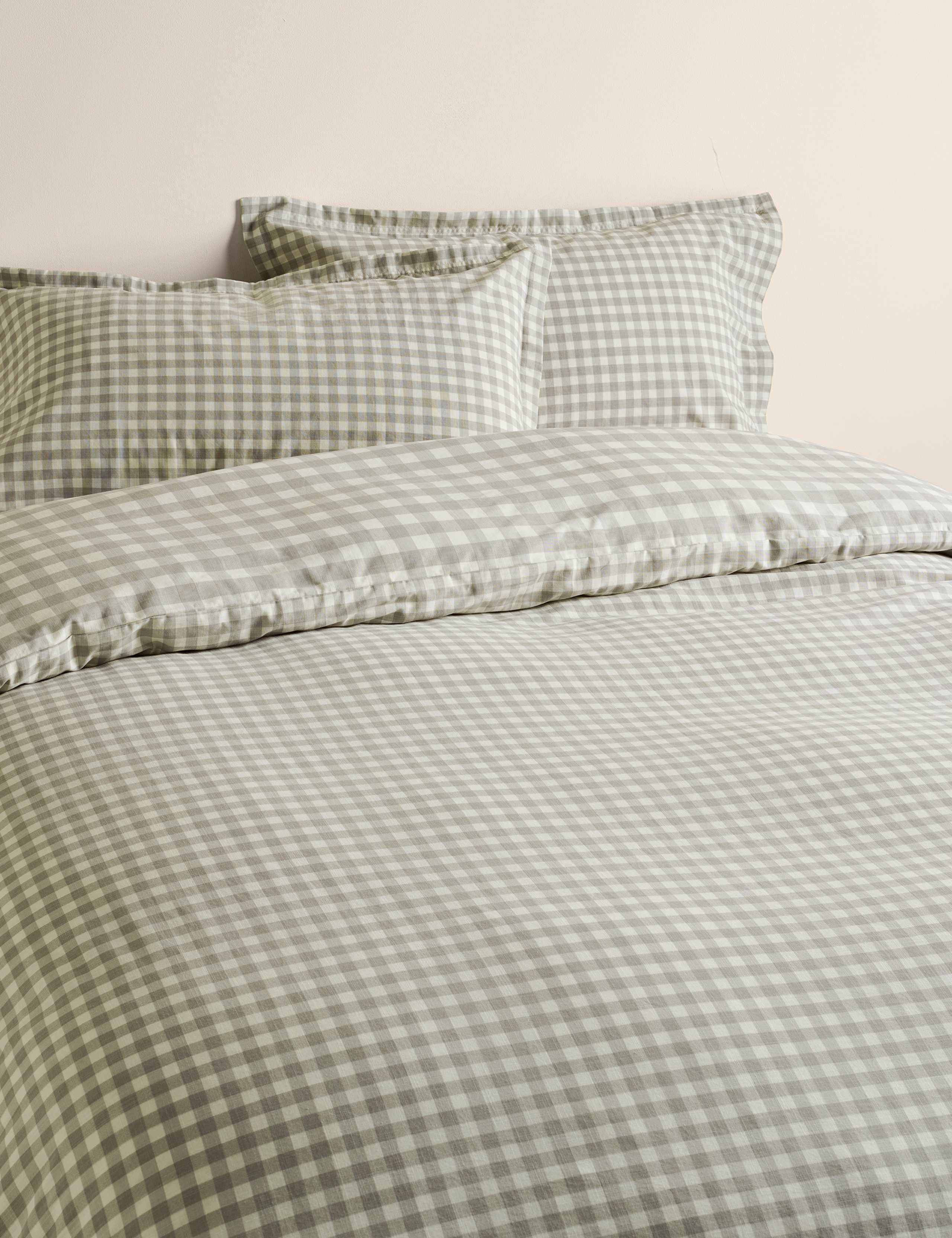 Pure Cotton Gingham Reversible Bedding Set 1 of 5