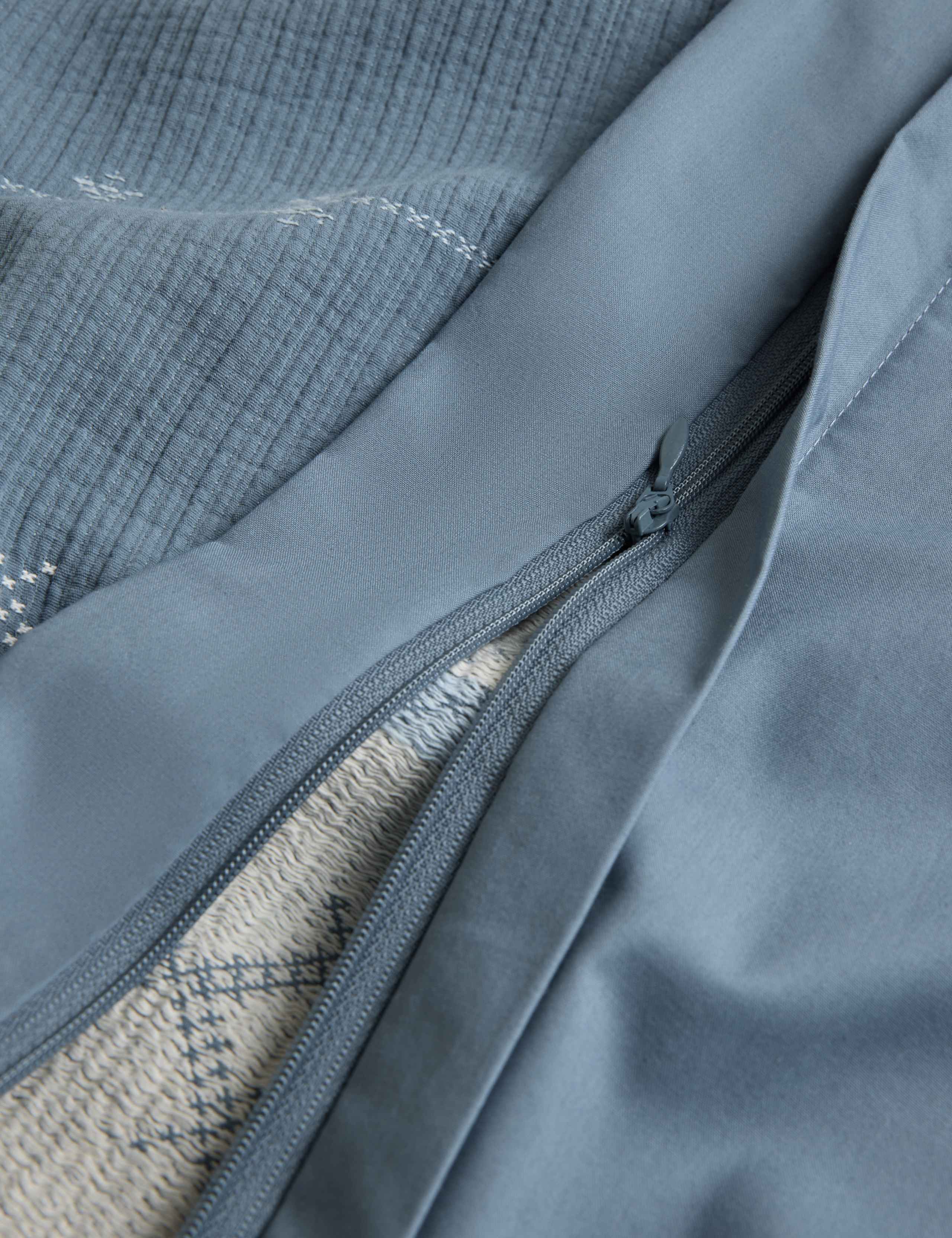 Pure Cotton Cross-Stitch Jacquard Bedding Set 4 of 4