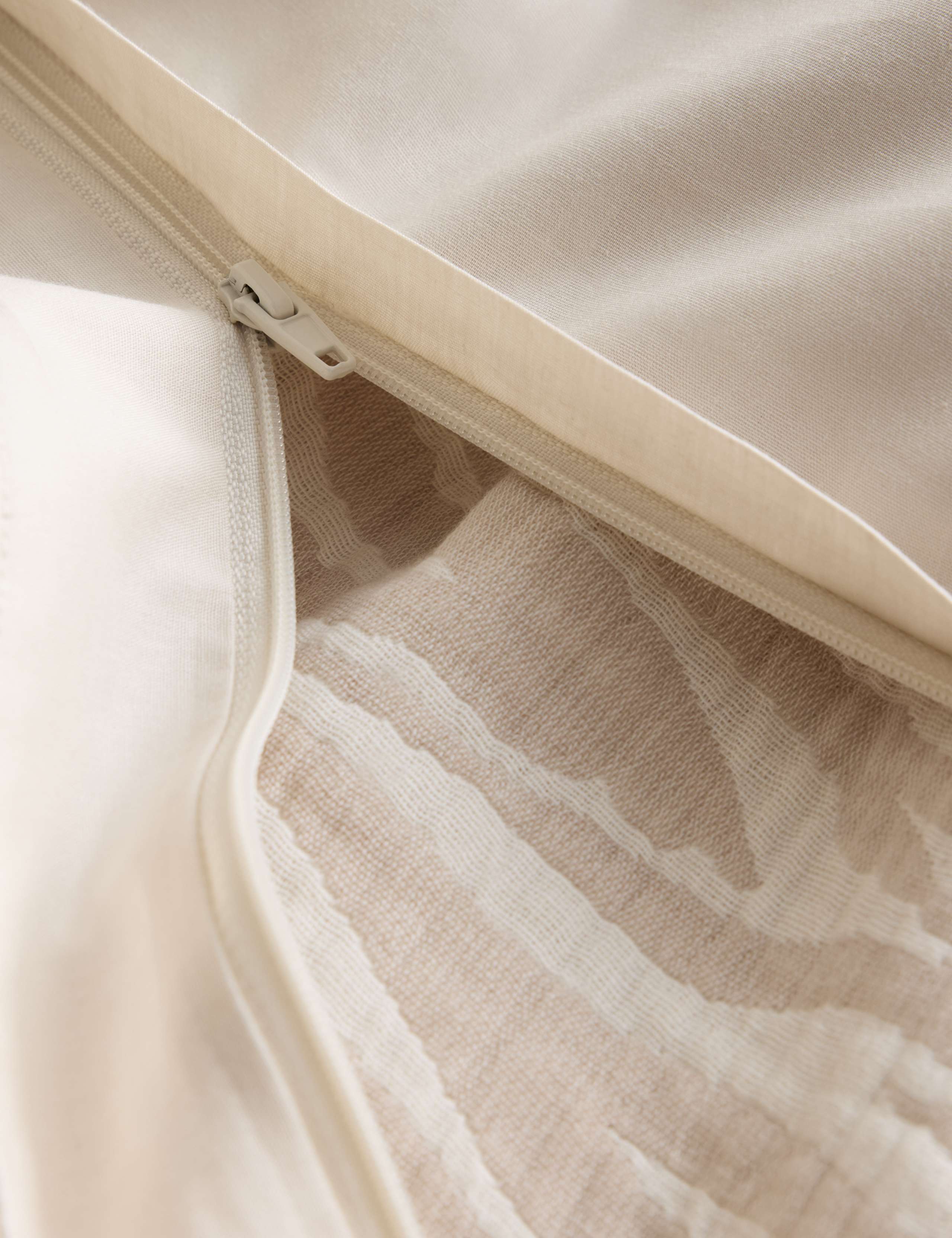 Pure Cotton Zebra Jacquard Bedding Set 5 of 5