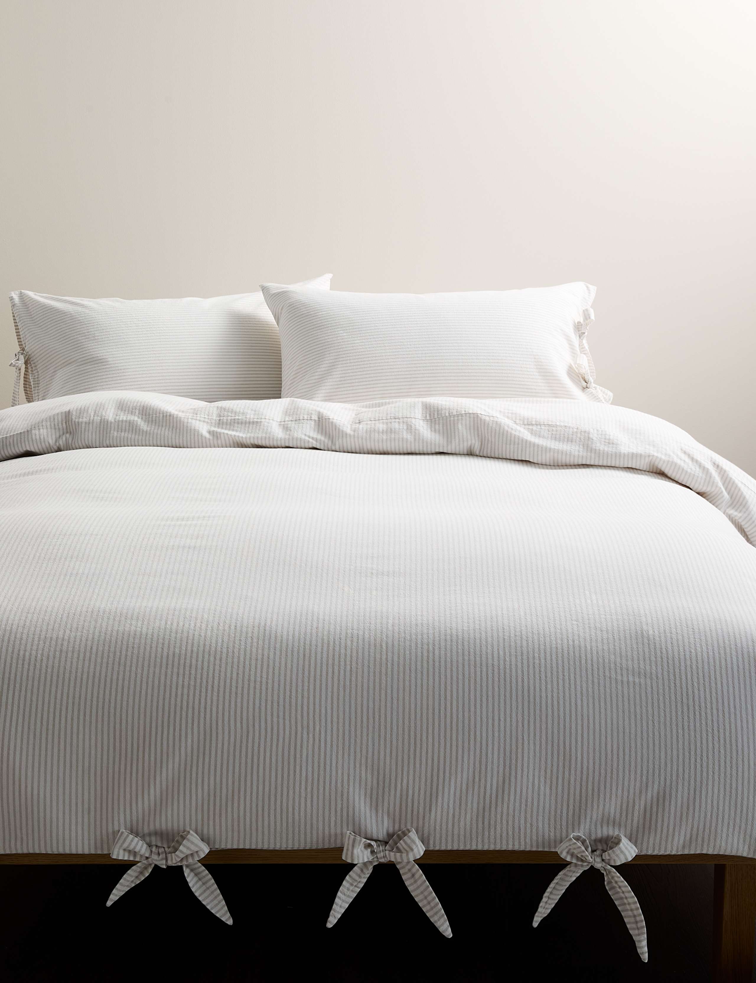 Pure Cotton Striped Tie Bedding Set 1 of 5