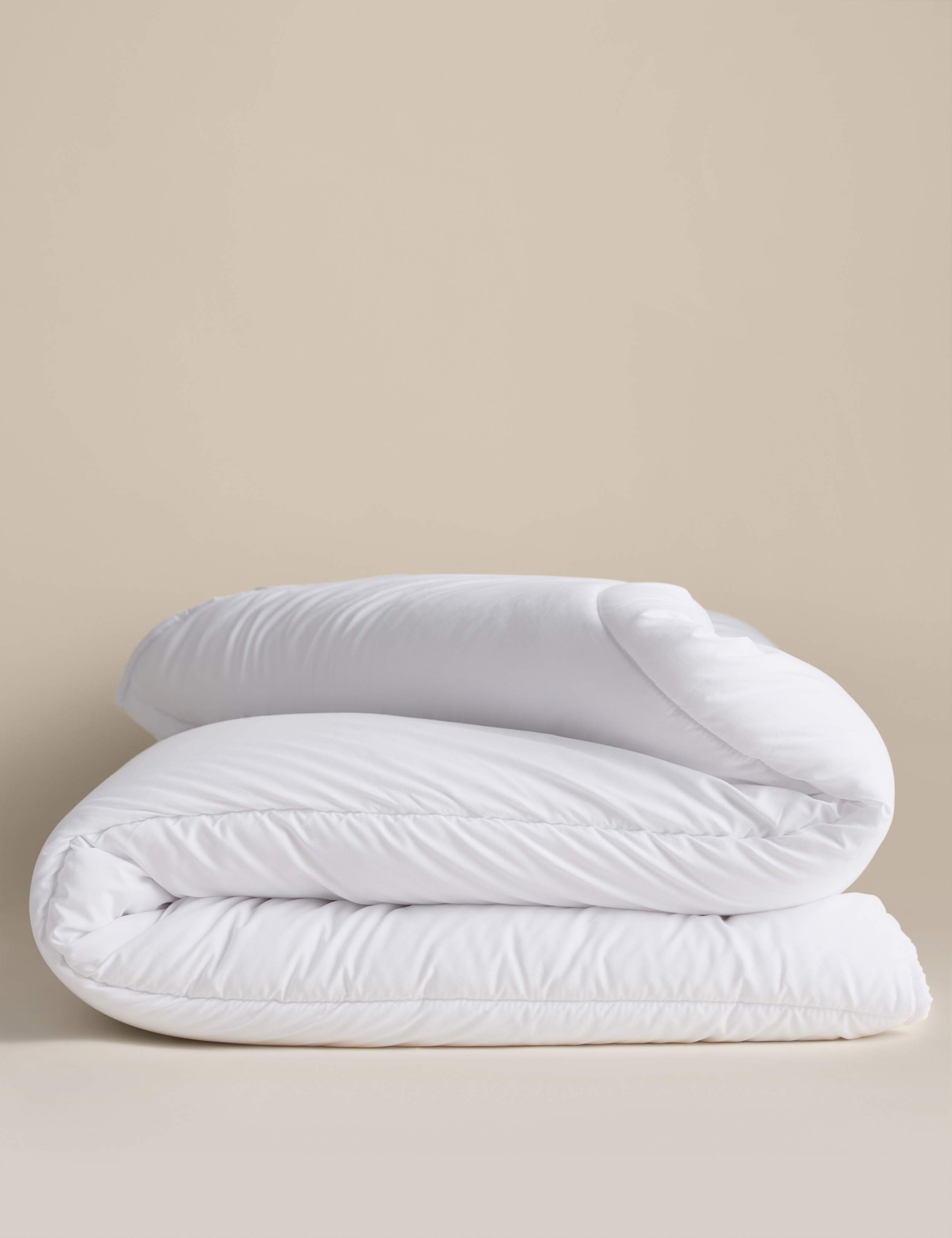 Everyday 13.5 Tog Duvet 2 of 5