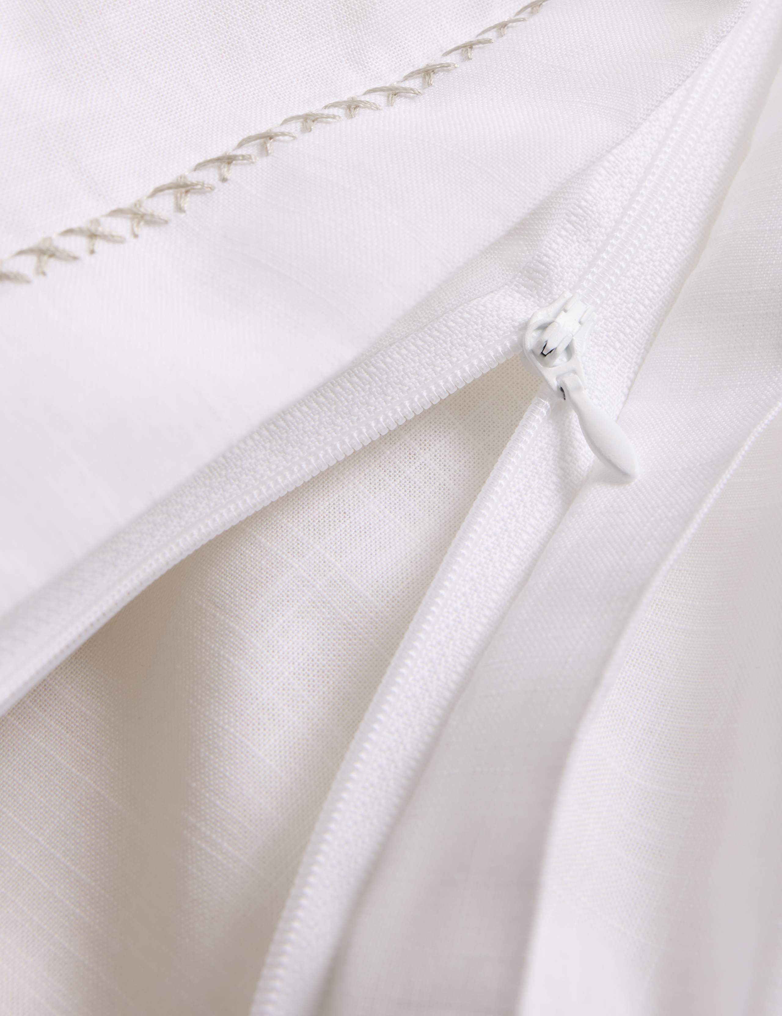 Pure Cotton Embroidered Sprig Bedding Set 5 of 5