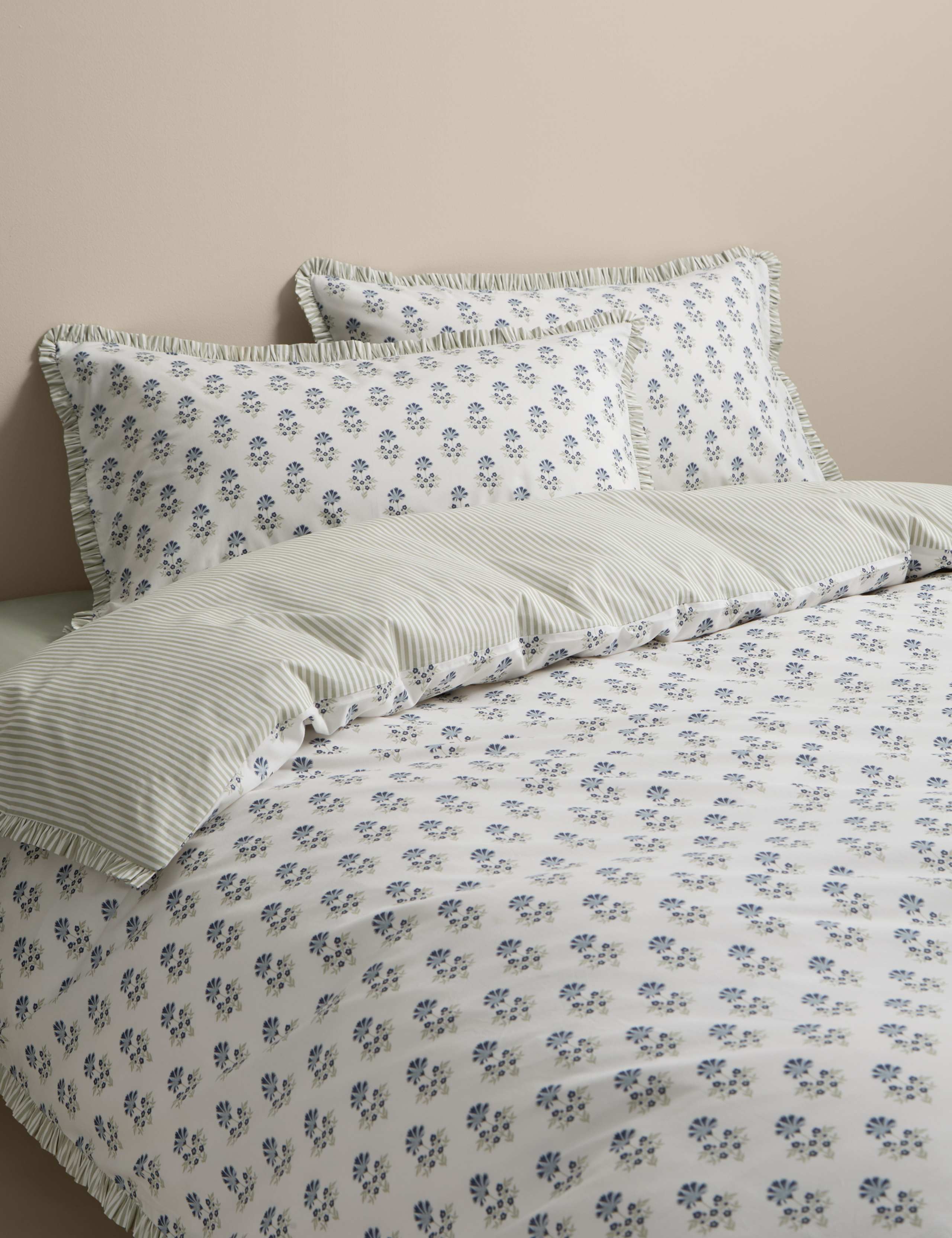 Pure Cotton Floral Ruffle Bedding Set 1 of 6