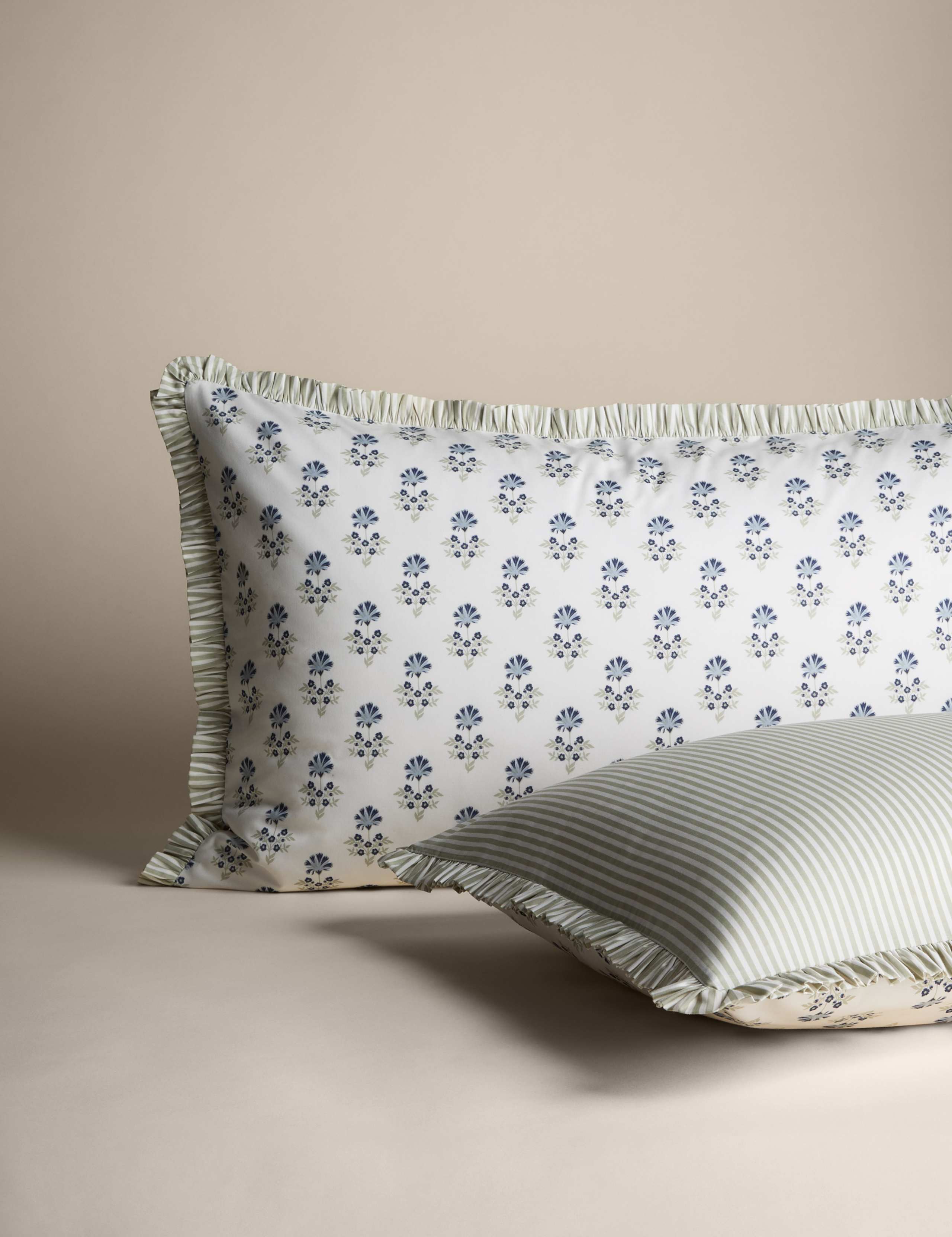 Pure Cotton Reversible Floral Ruffle Bedding Set 3 of 6