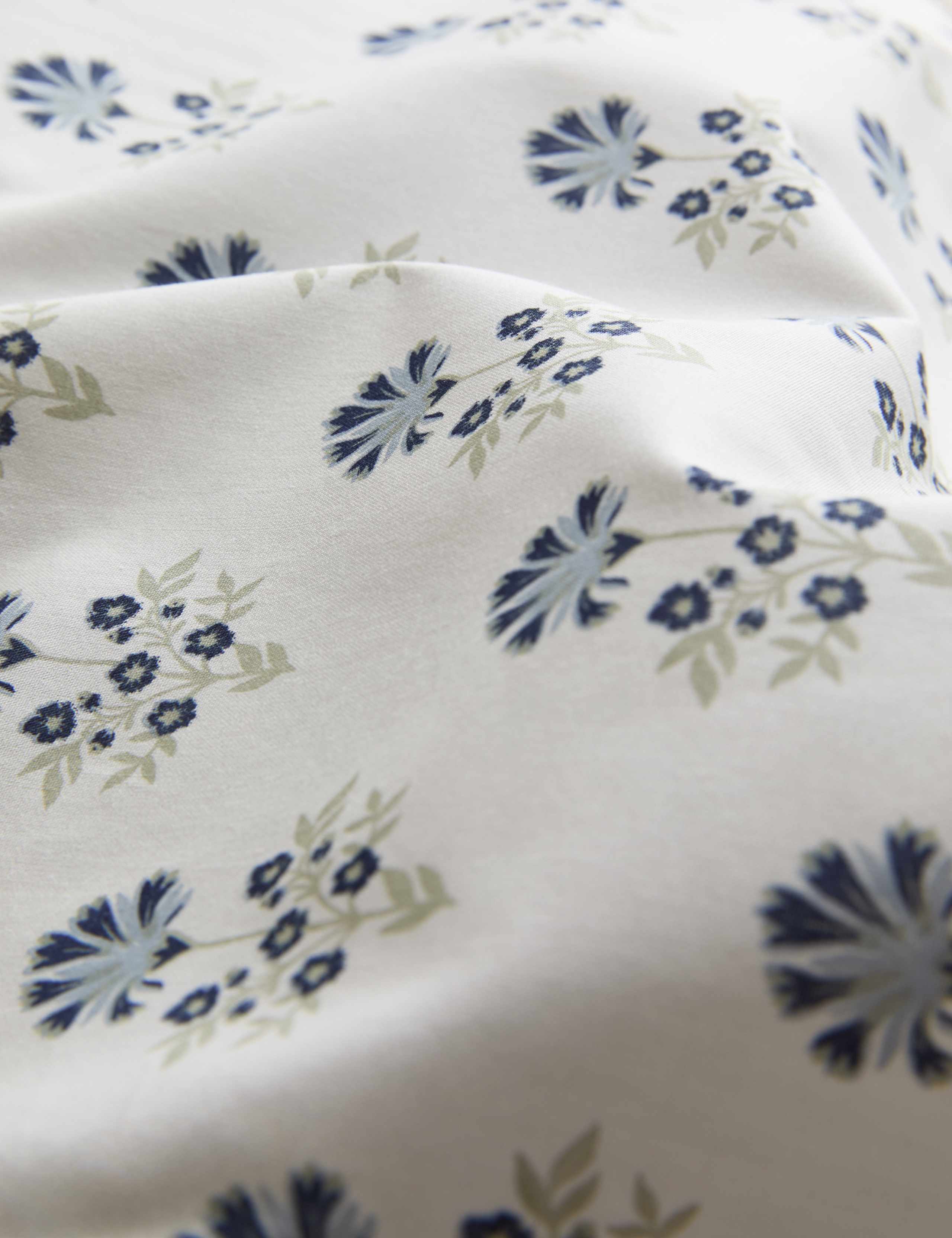 Pure Cotton Reversible Floral Ruffle Bedding Set 6 of 6