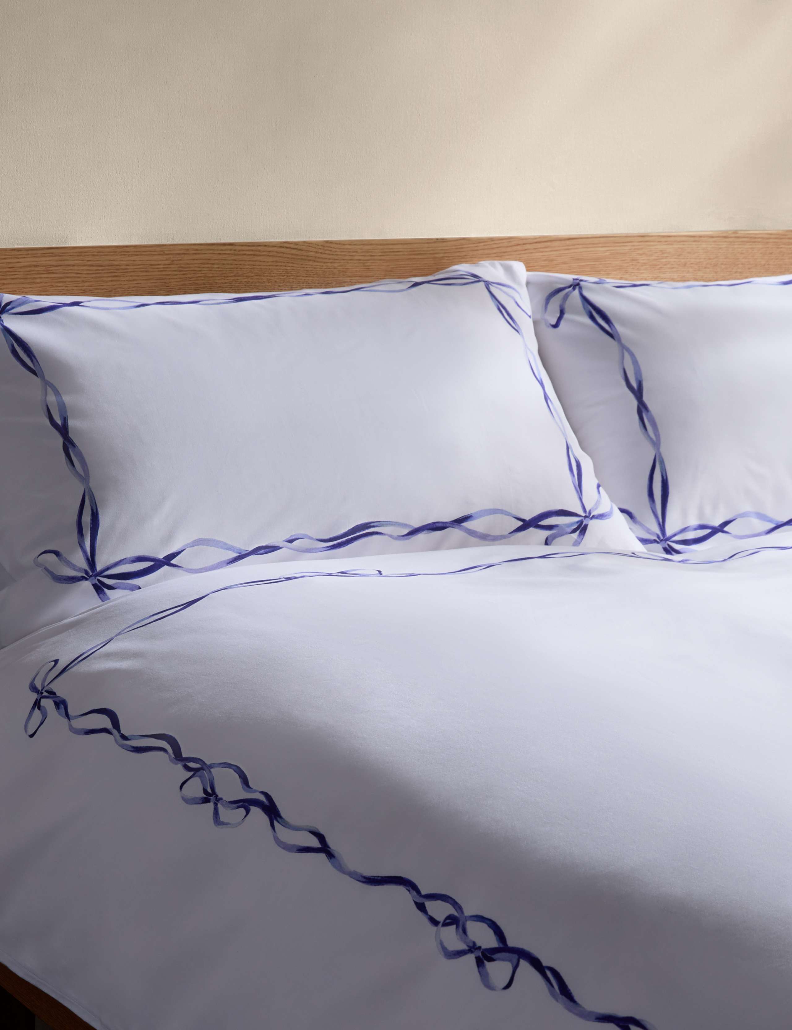 Pure Cotton Bow Border Print Bedding Set 1 of 5