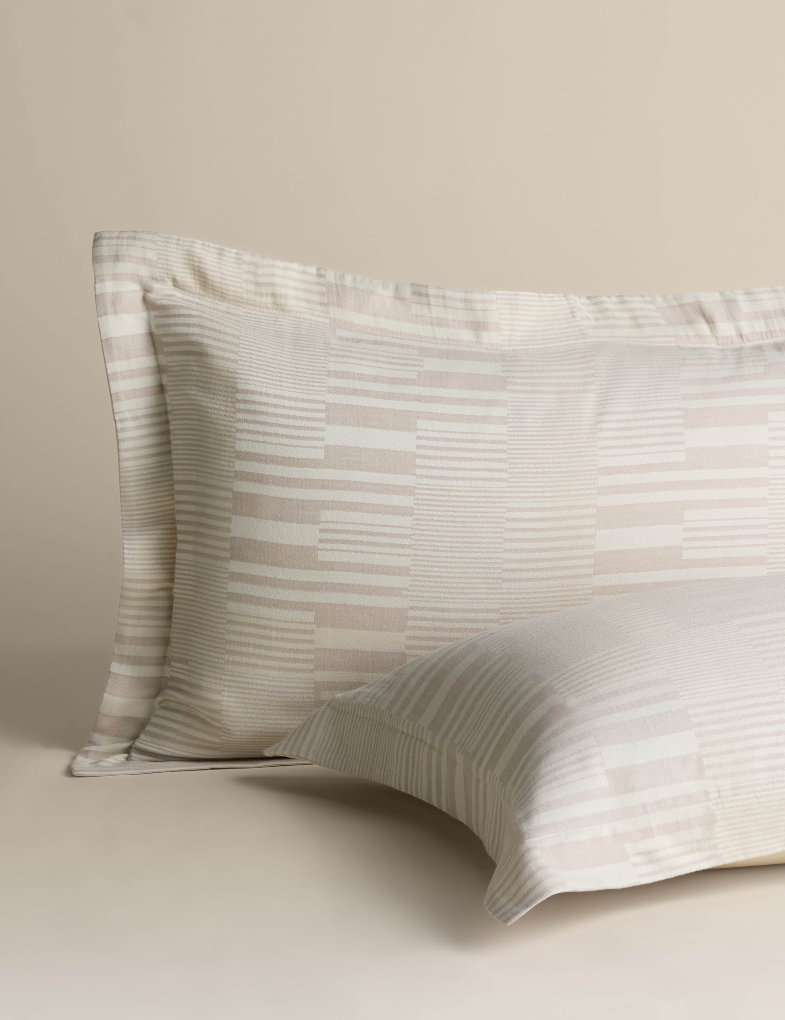 Rectangular Geometric Jacquard Bedding Set 3 of 5