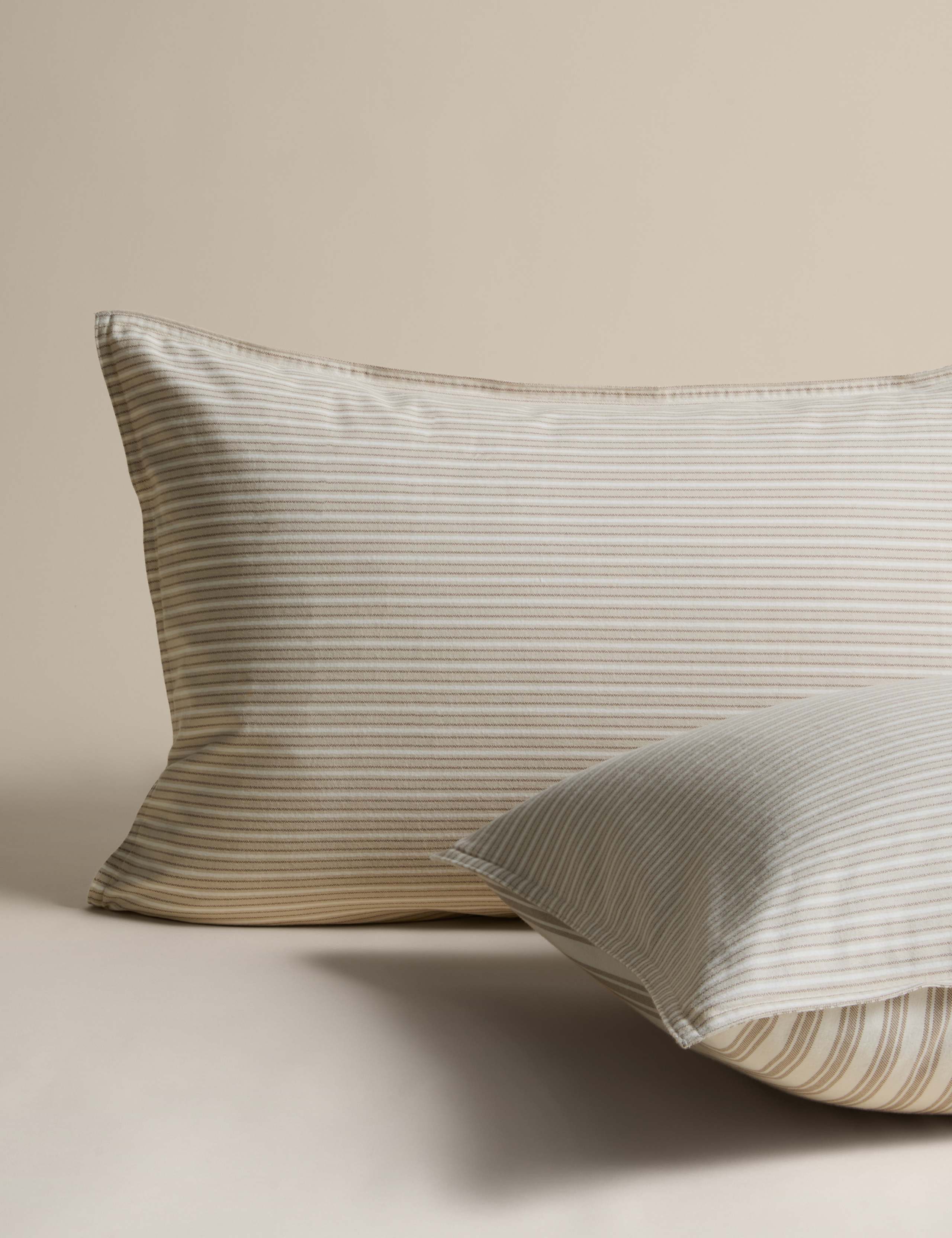 Brushed Cotton Striped Bedding Set 3 of 5