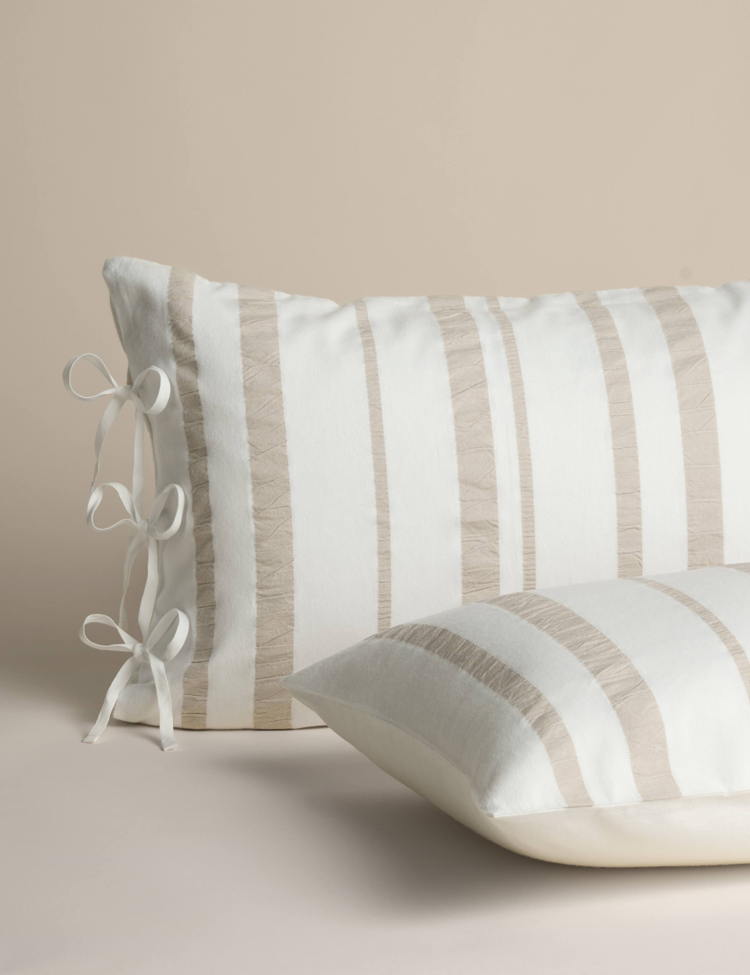 Brushed Seersucker Striped Bedding Set 2 of 4