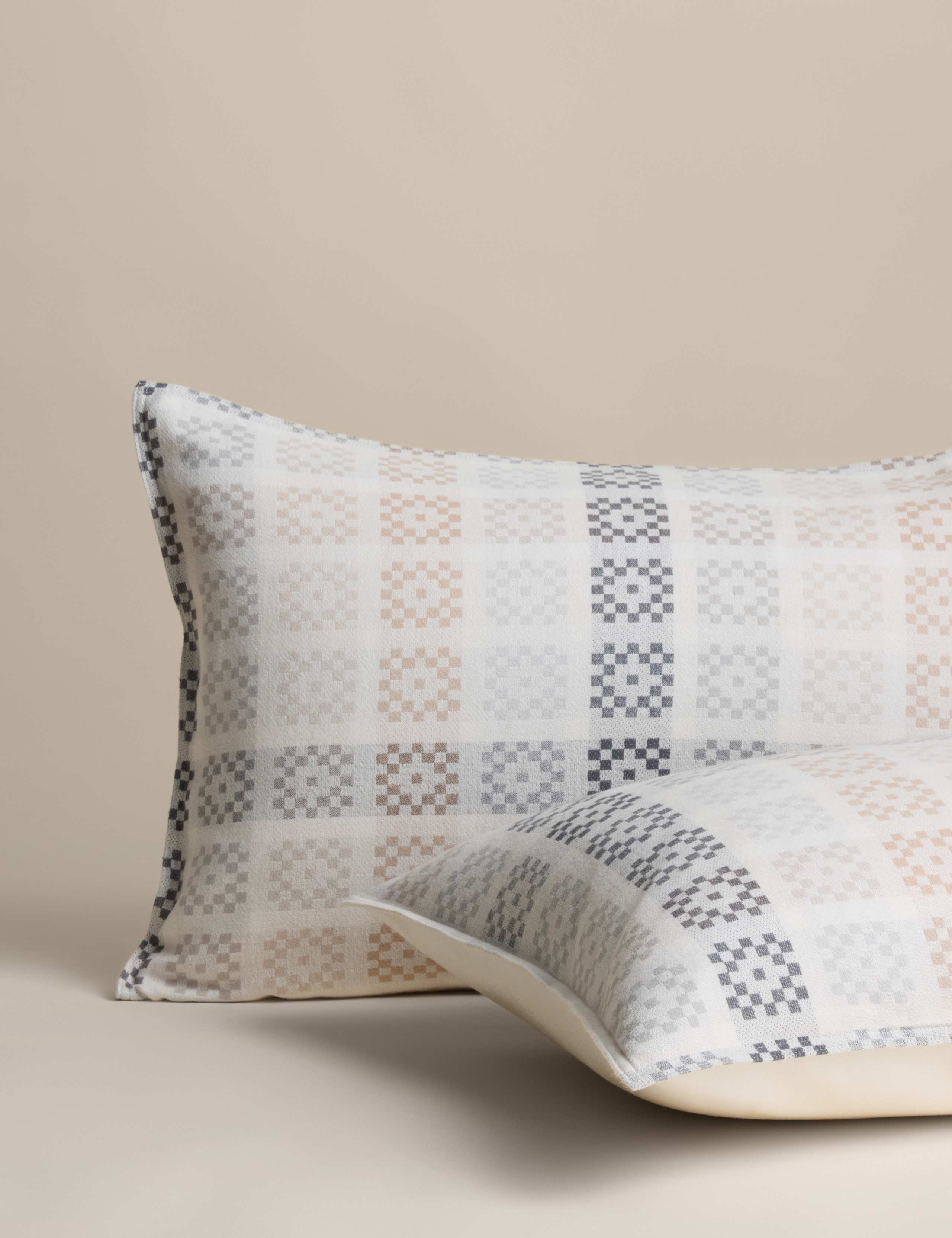 Geometric Floral Jacquard Bedding Set 2 of 4